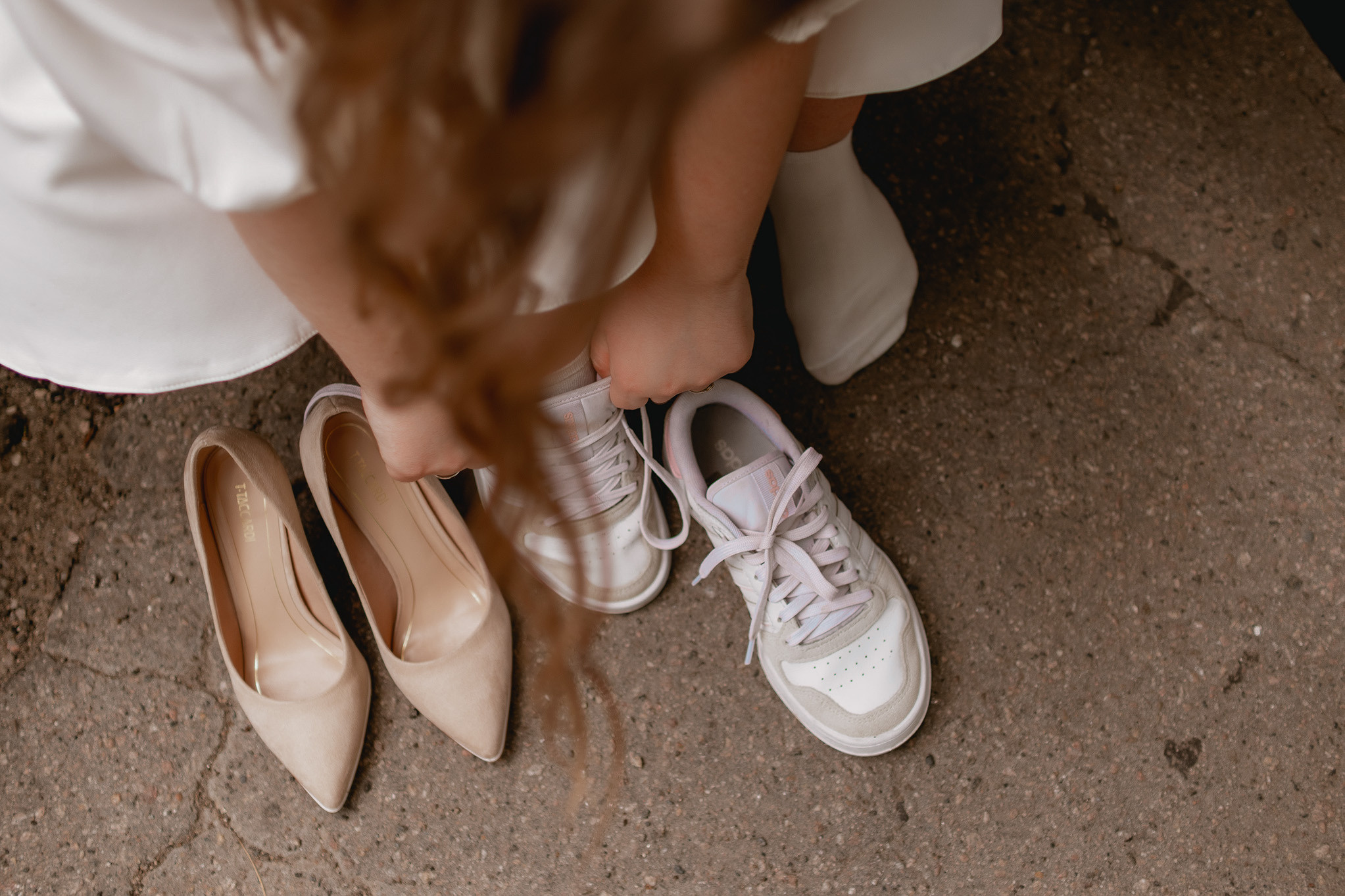 Свадебная прогулка в городе. Юлия Басня семейный и свадебный фотограф в Донецке