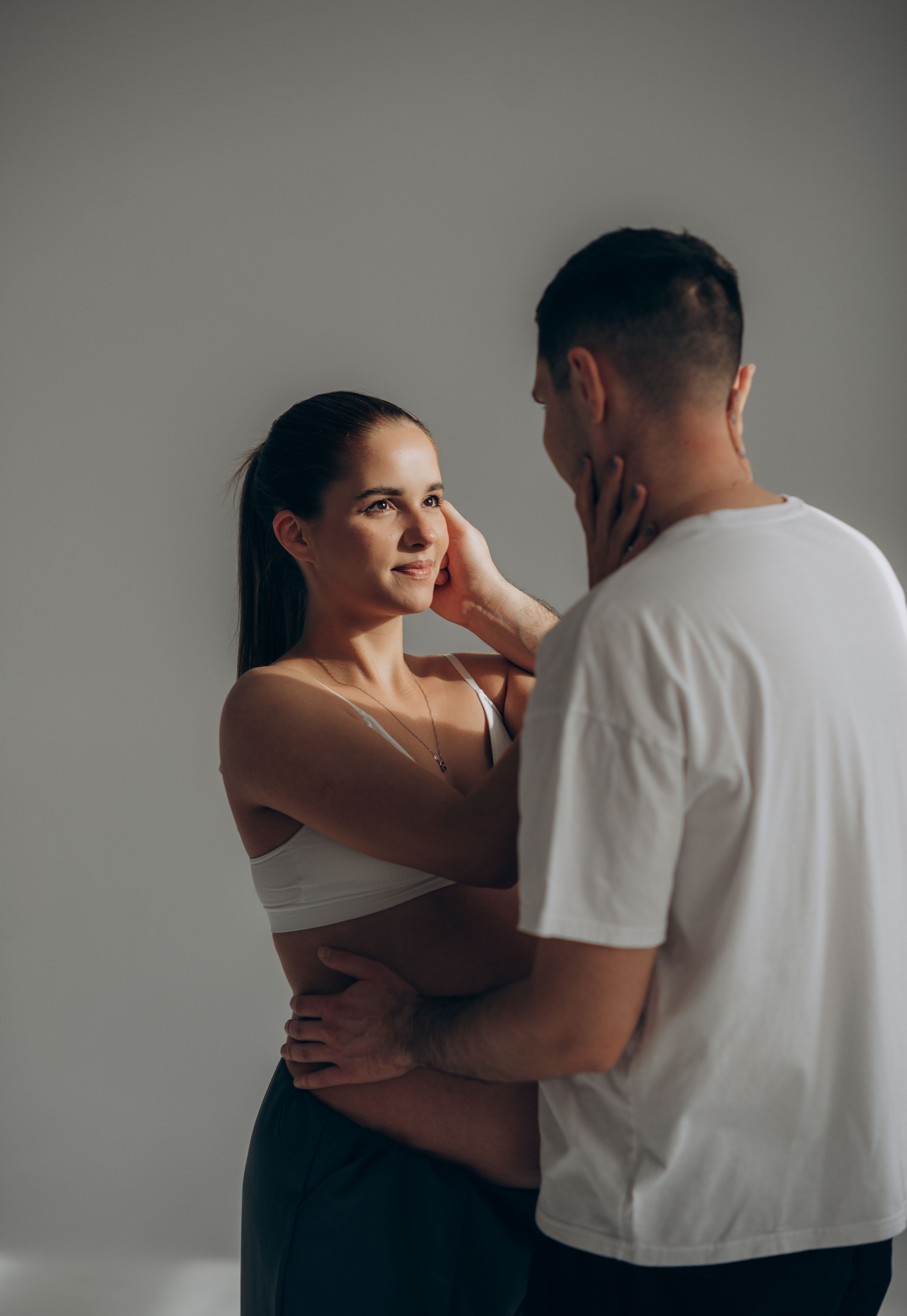 Фотосессия беременности в студии. Семейный фотограф в Домодедово и Москве Елена Пичугина