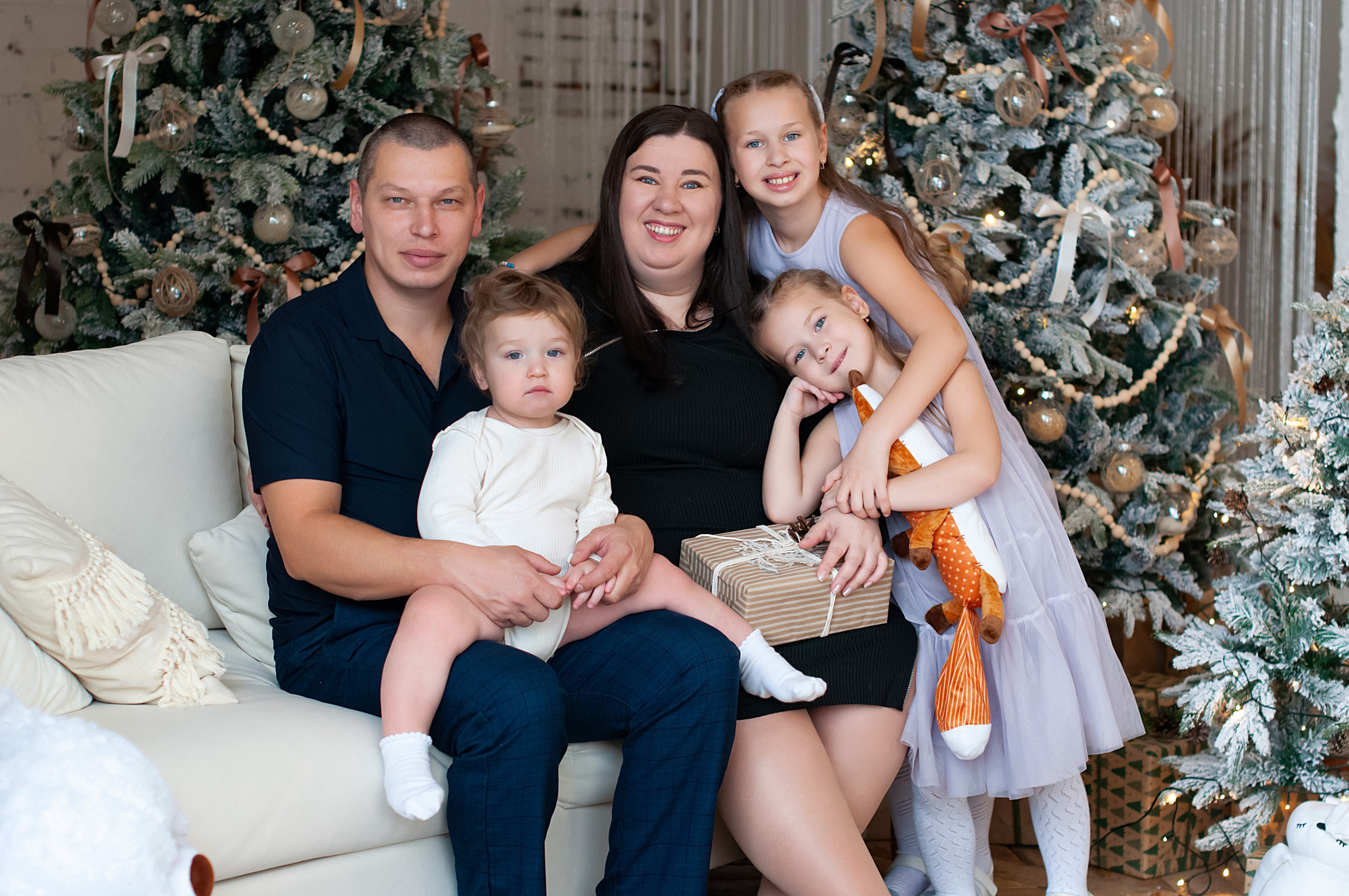 Новогодняя фотосессия семья Петрушиных. Фотограф в Хабаровске