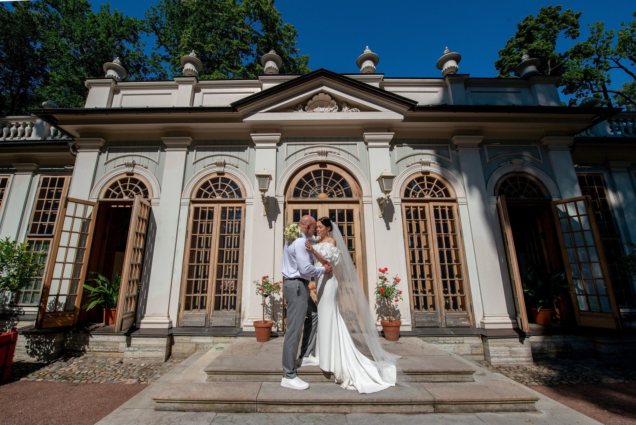 Летняя свадьба В Санкт-Петербурге и красивой выездной регистрацией Даши и Саши. Воздушная свадебная фотосессия в Петербурге. Портретный, семейный и свадебный фотограф в Санкт-Петербурге и в Пушкине Ширяев Денис