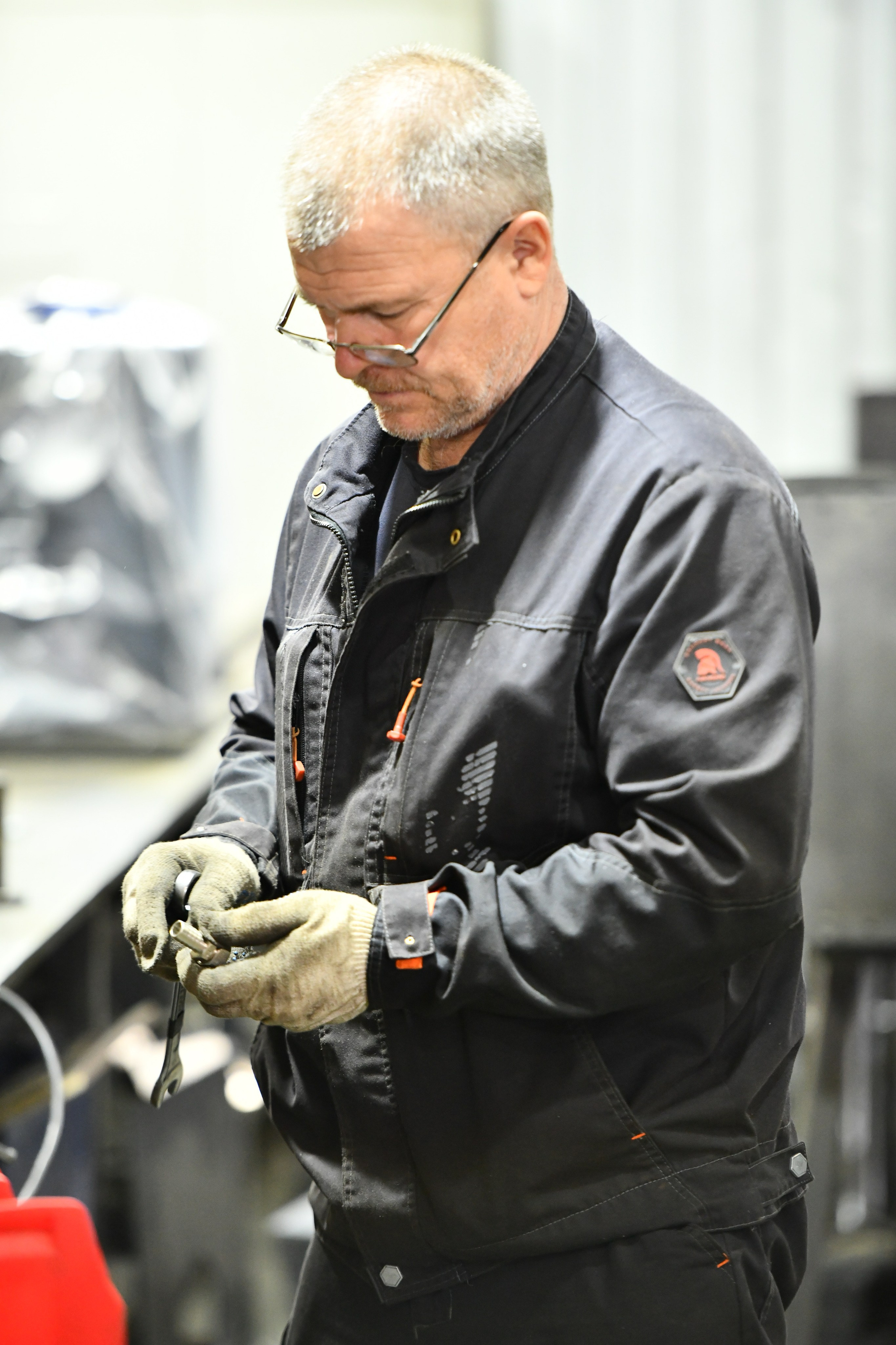 Репортаж с экскурсии на Завод ТРОМ. Репортажный и семейный фотограф — Шелихов Сергей