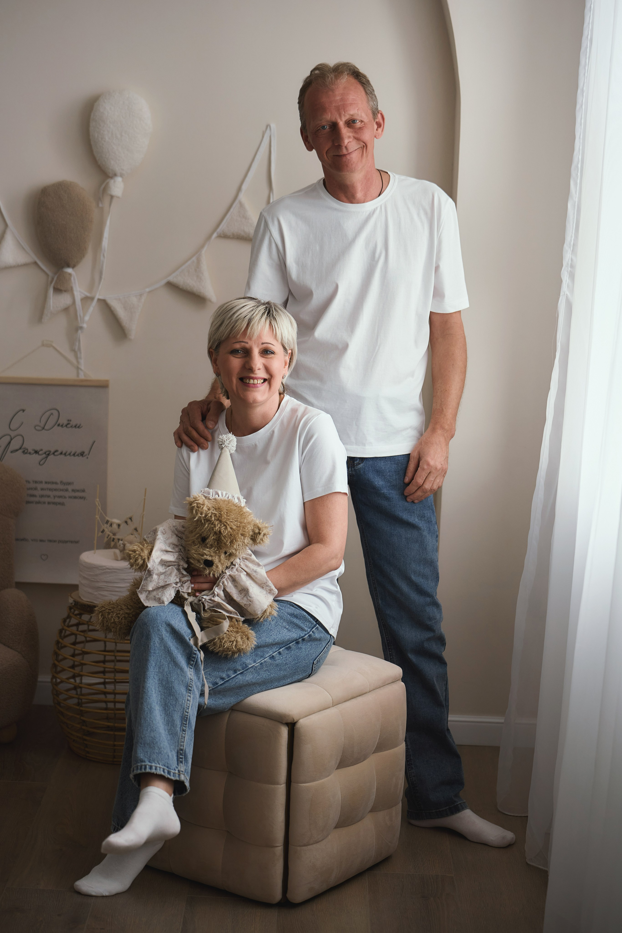 Семейная фотосессия в студии с детьми. Семейный фотограф Евгений Опарин