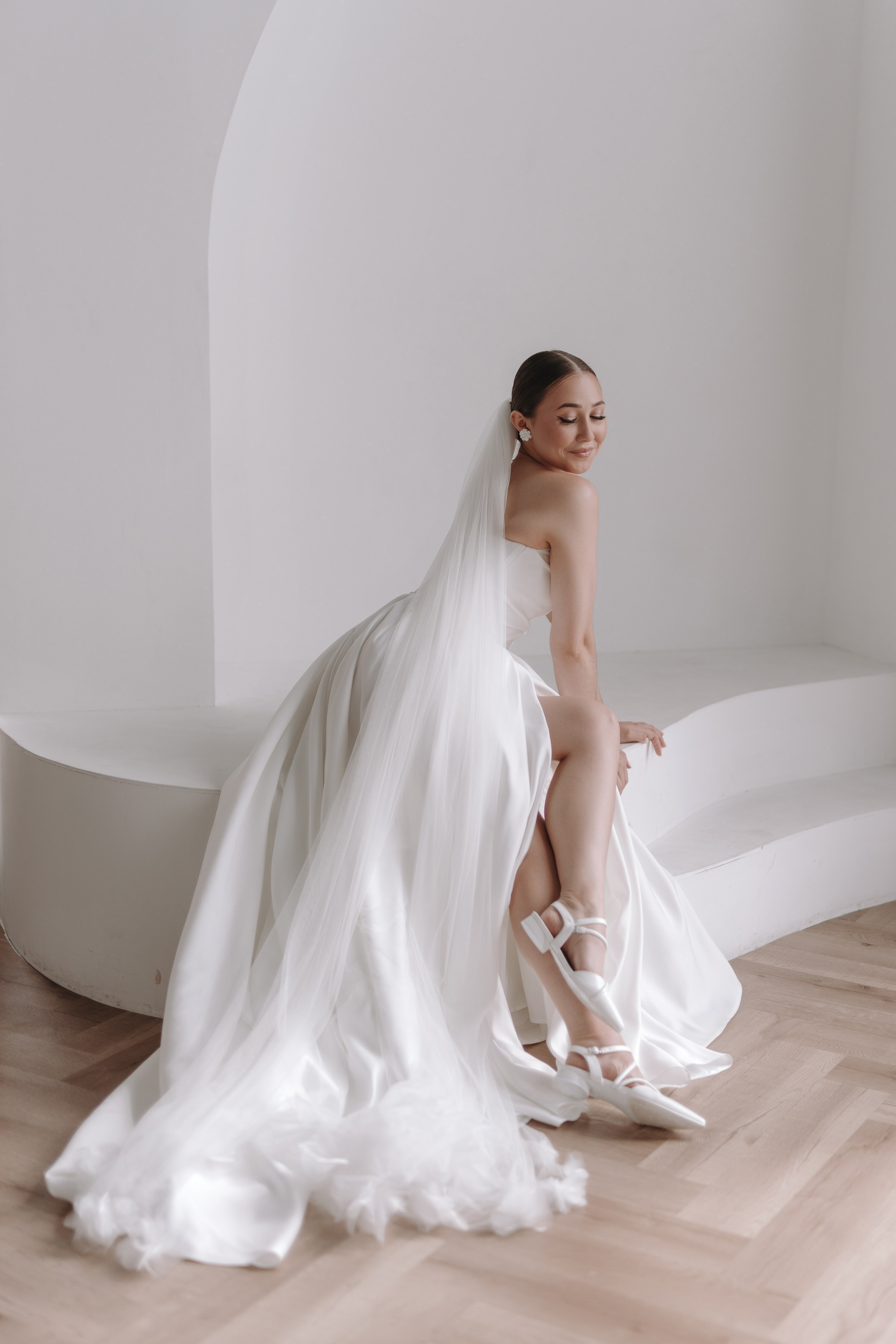 Почему сложно найти фотографа на 2–3 часа в свадебный сезон