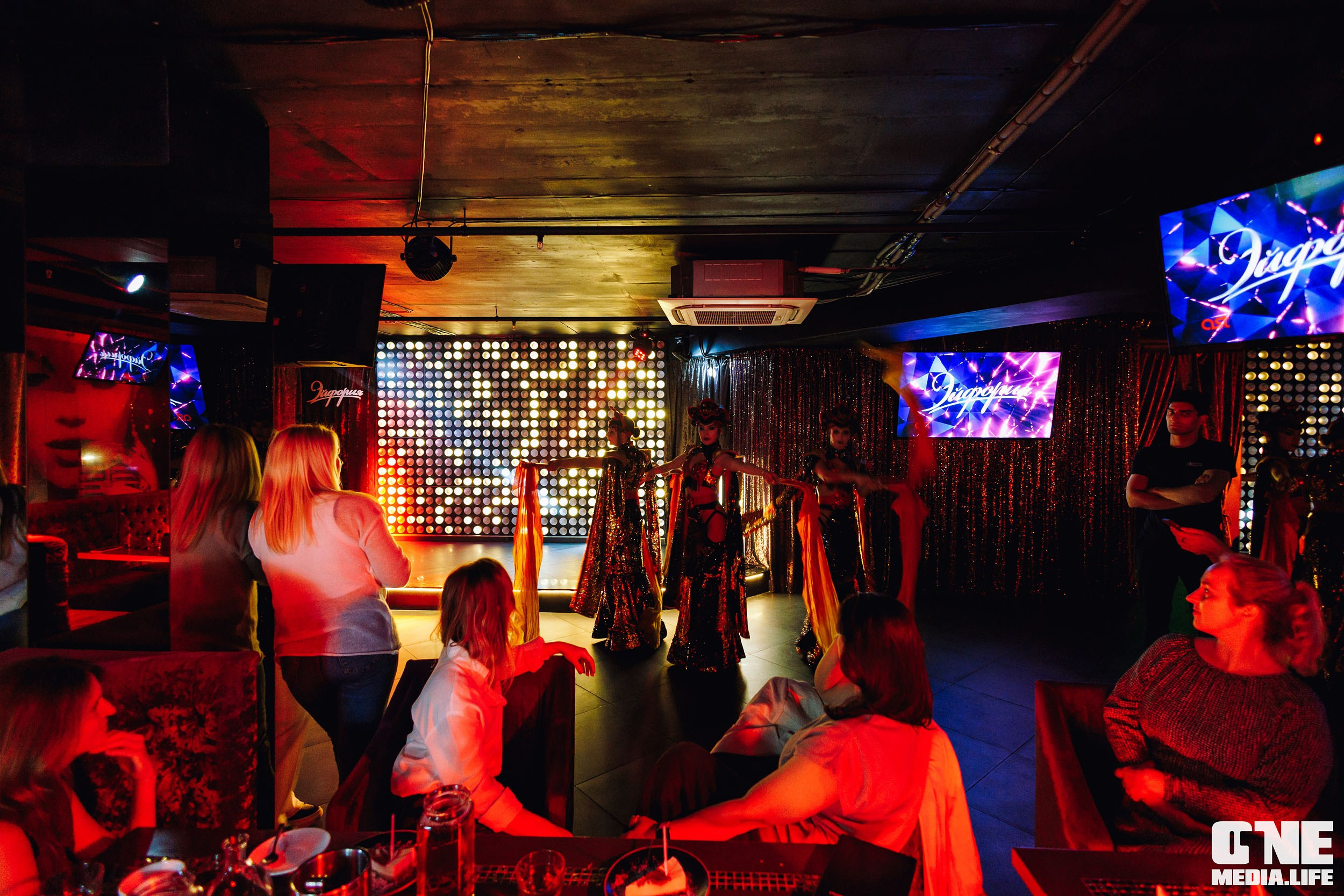 Фоторепортаж из караоке-клуба Эйфория. One Media Life: фоторепортажи, фотоотчеты с мероприятий и заведений