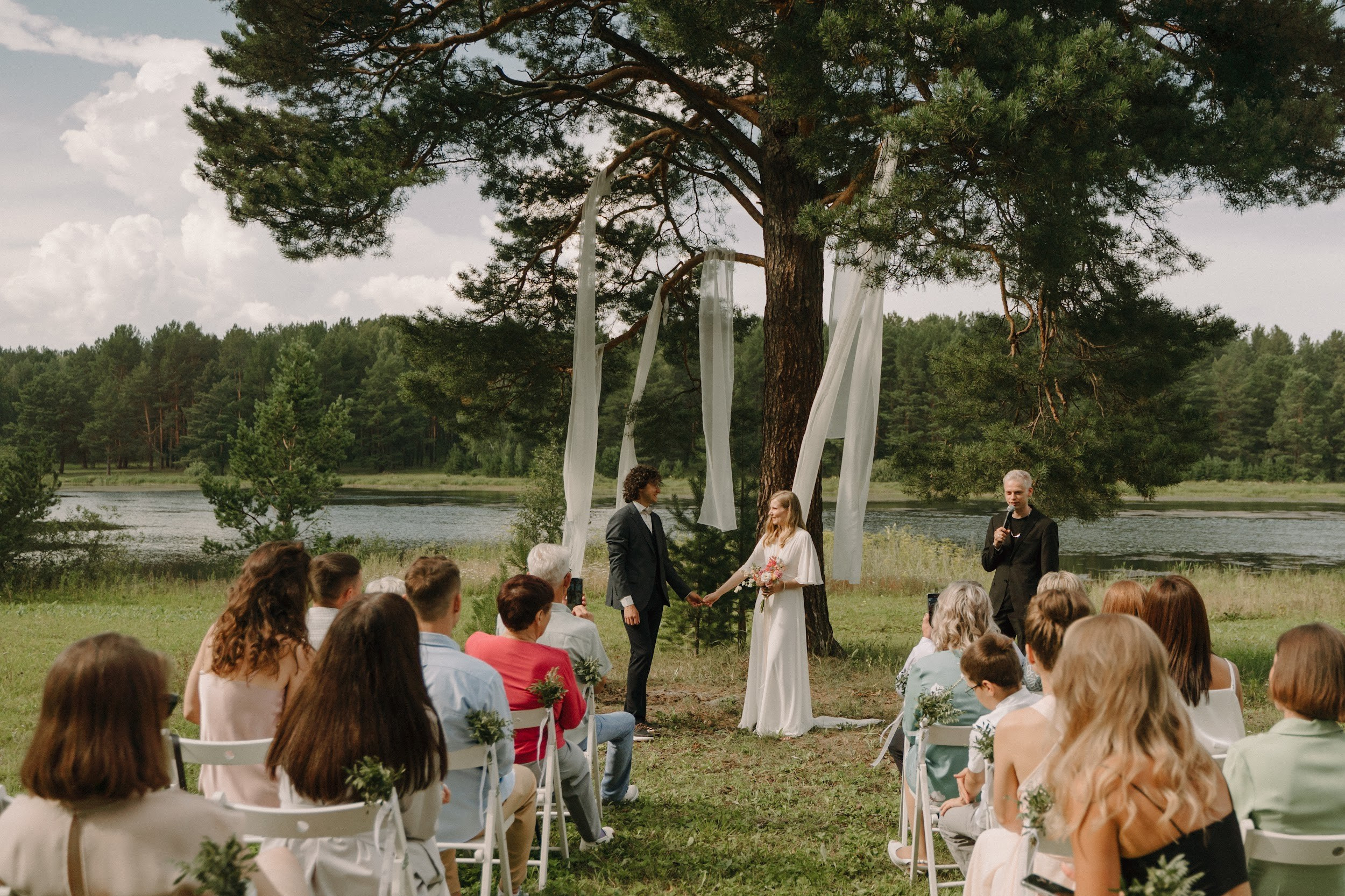 ВЕДУЩИЙ ПАВЕЛ ЕЛОВСКИХ
