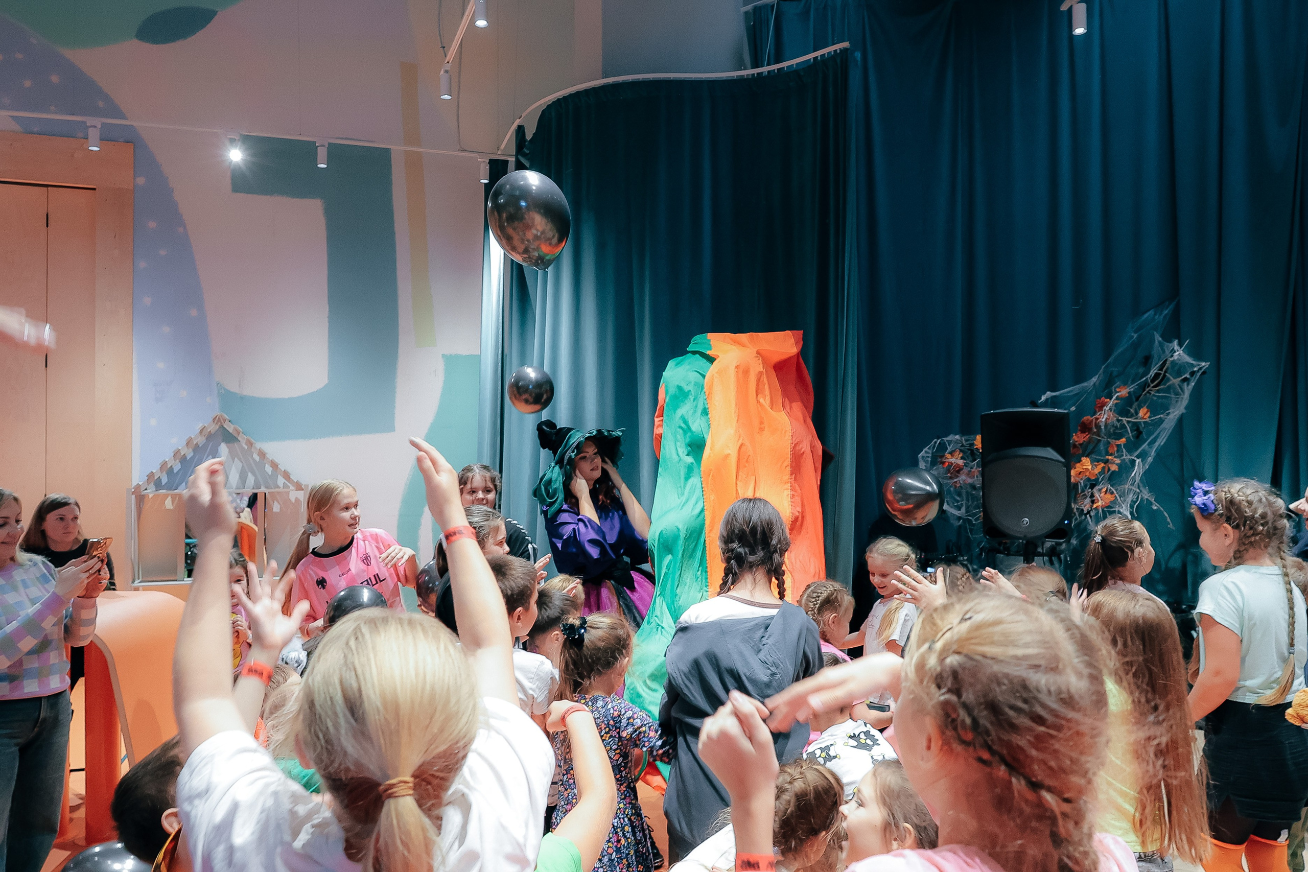 02.11 Halloween в Zhooki Park. Команда специалистов в мире фотографии и видео. Детский фотограф, семейный фотограф