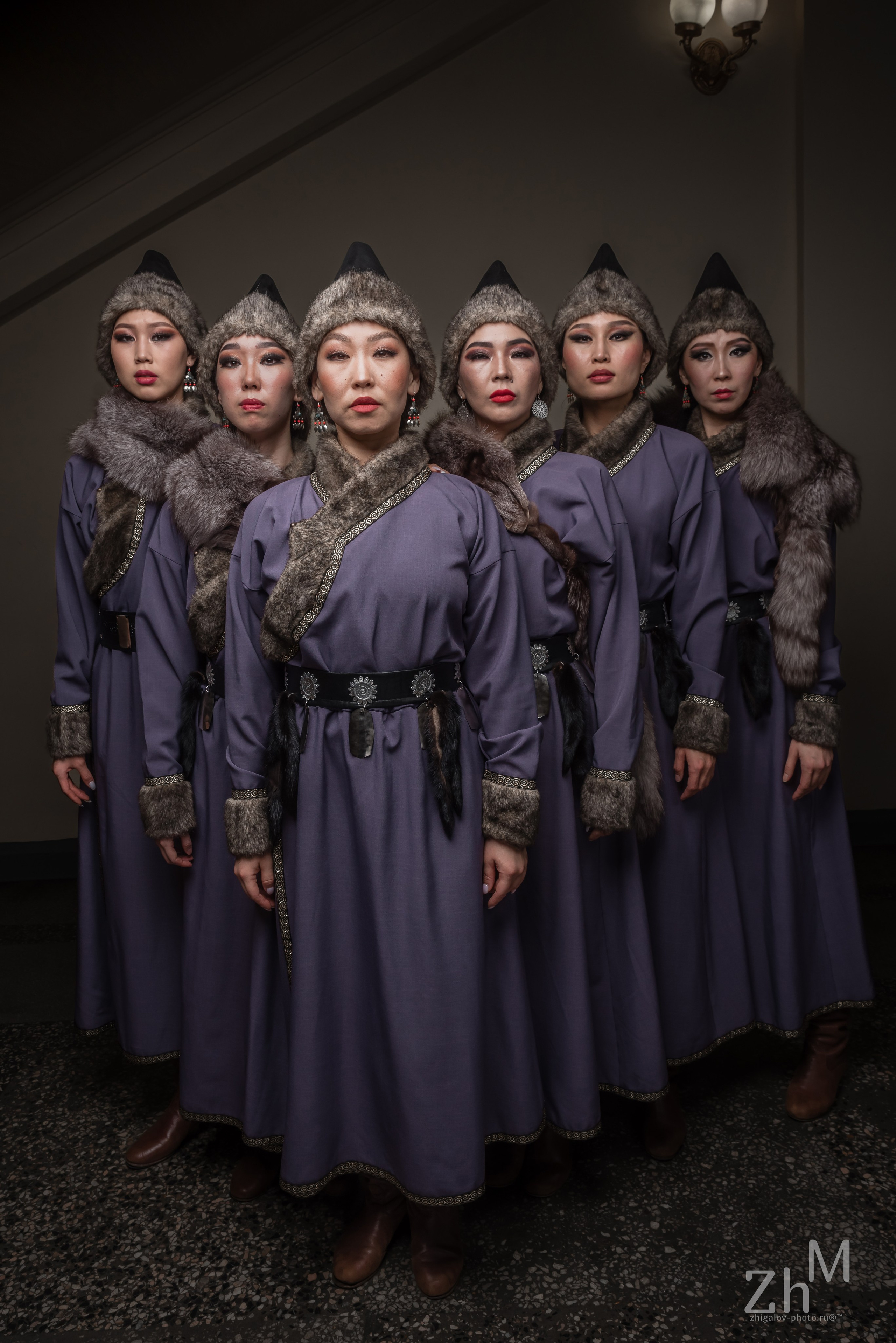 Съёмка в бурятских национальных костюмах. Семейный и свадебный фотограф в Иркутске Максим Жигалов