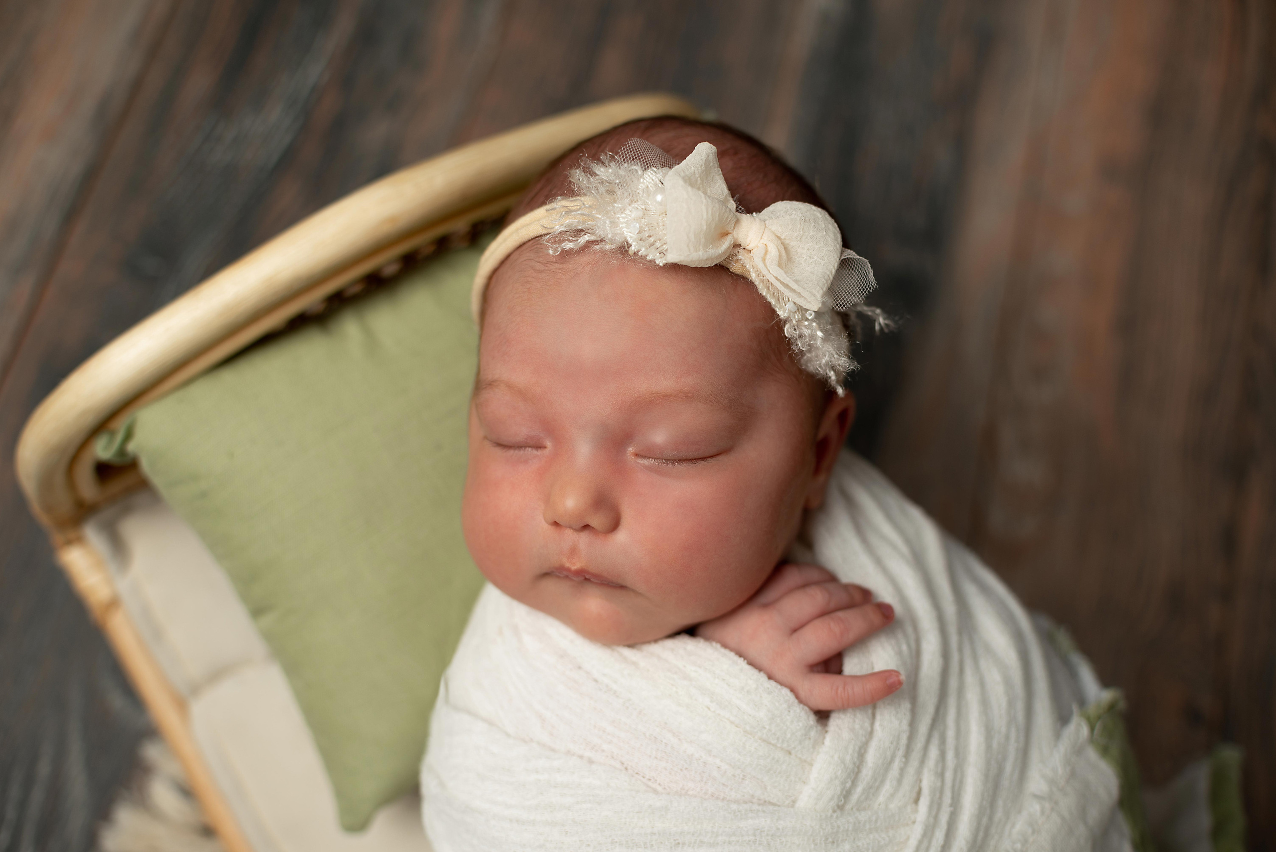 Малышка Тамириса, пакет «Ньюборн-Кроха». Фотограф новорожденных в Нижневартовске Лара Курдюкова