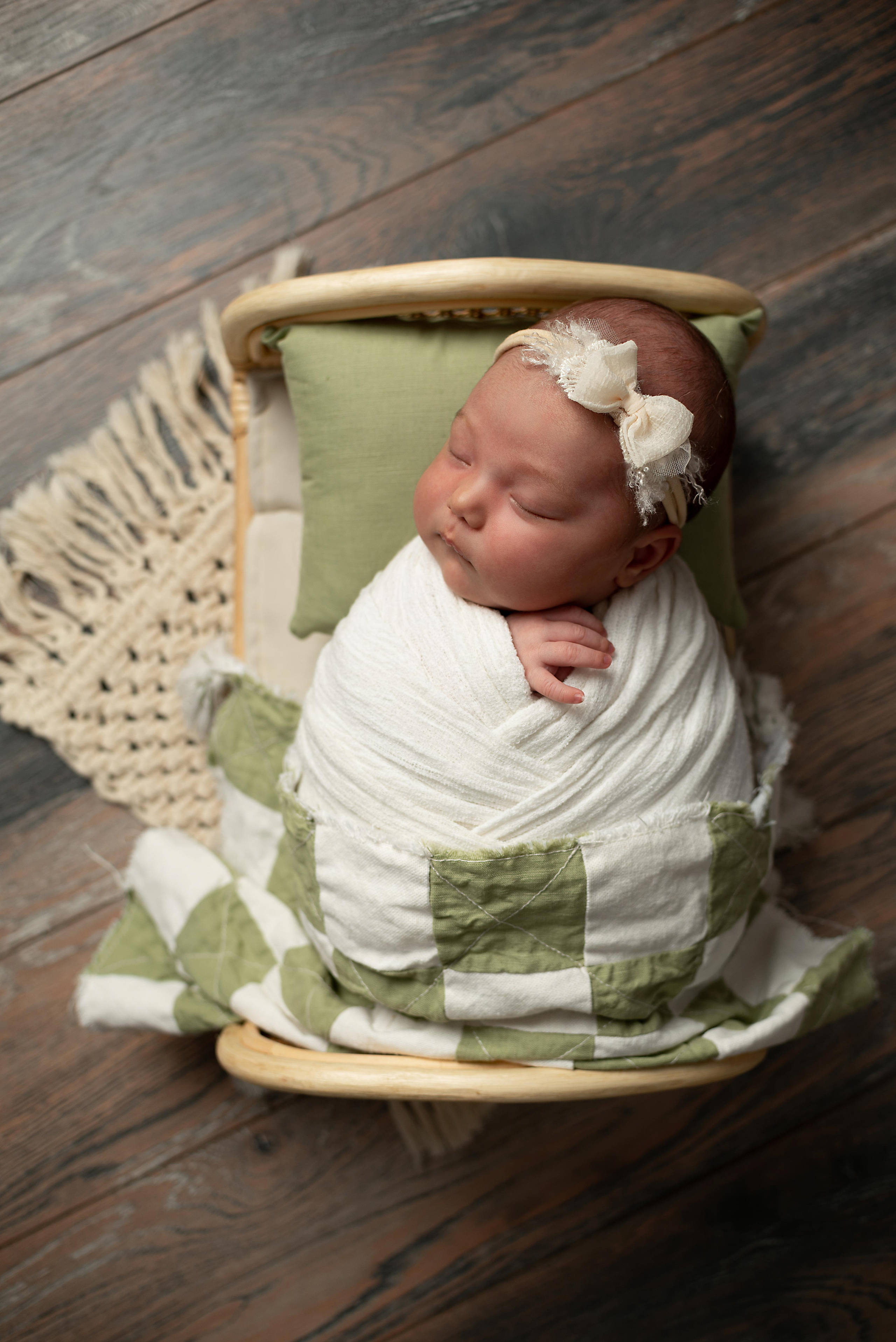 Малышка Тамириса, пакет «Ньюборн-Кроха». Фотограф новорожденных в Нижневартовске Лара Курдюкова