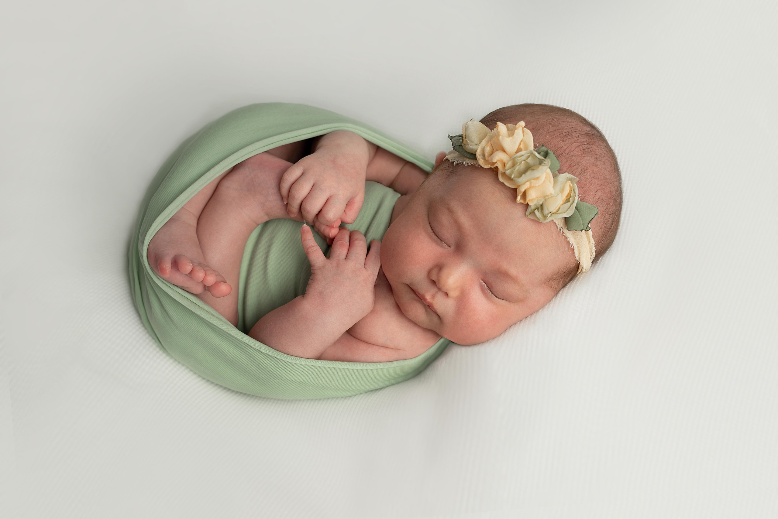Малышка Тамириса, пакет «Ньюборн-Кроха». Фотограф новорожденных в Нижневартовске Лара Курдюкова