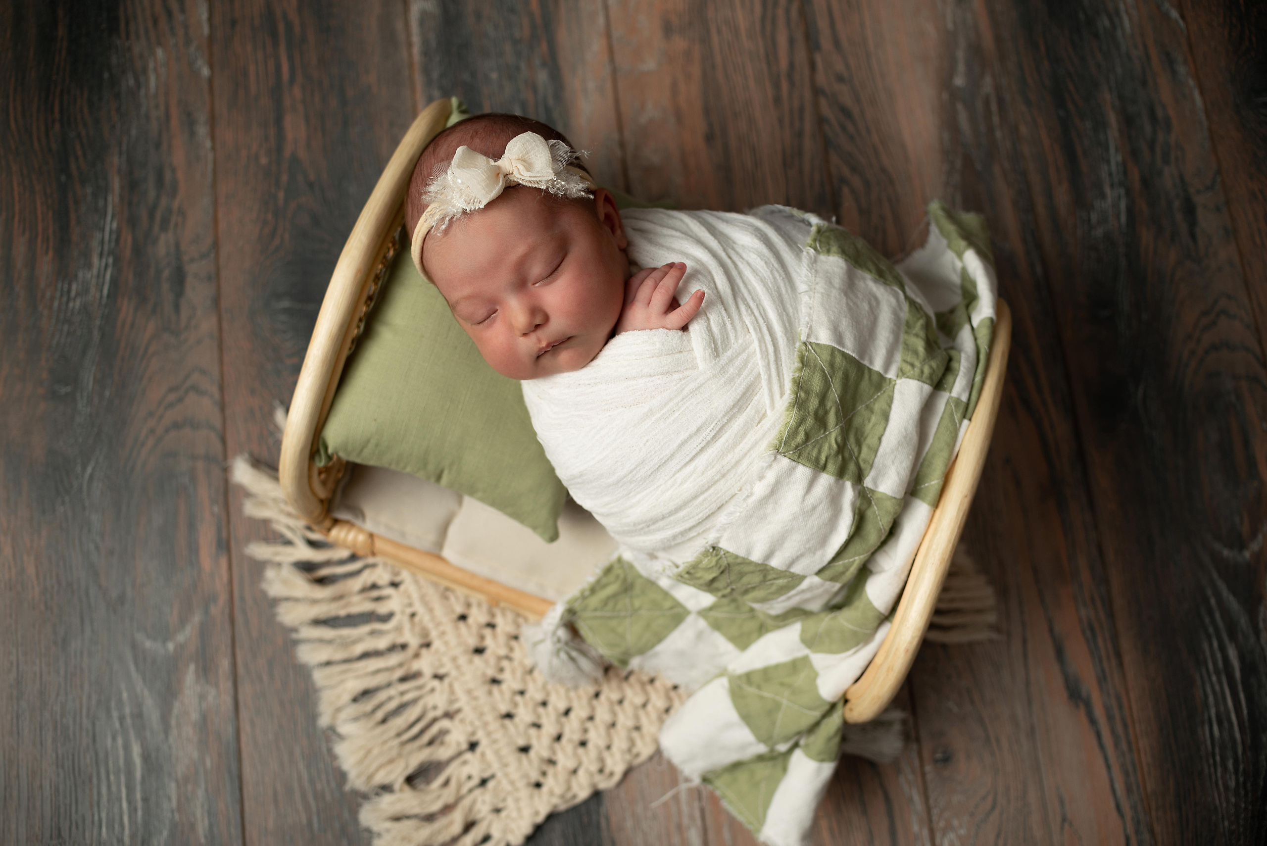 Малышка Тамириса, пакет «Ньюборн-Кроха». Фотограф новорожденных в Нижневартовске Лара Курдюкова