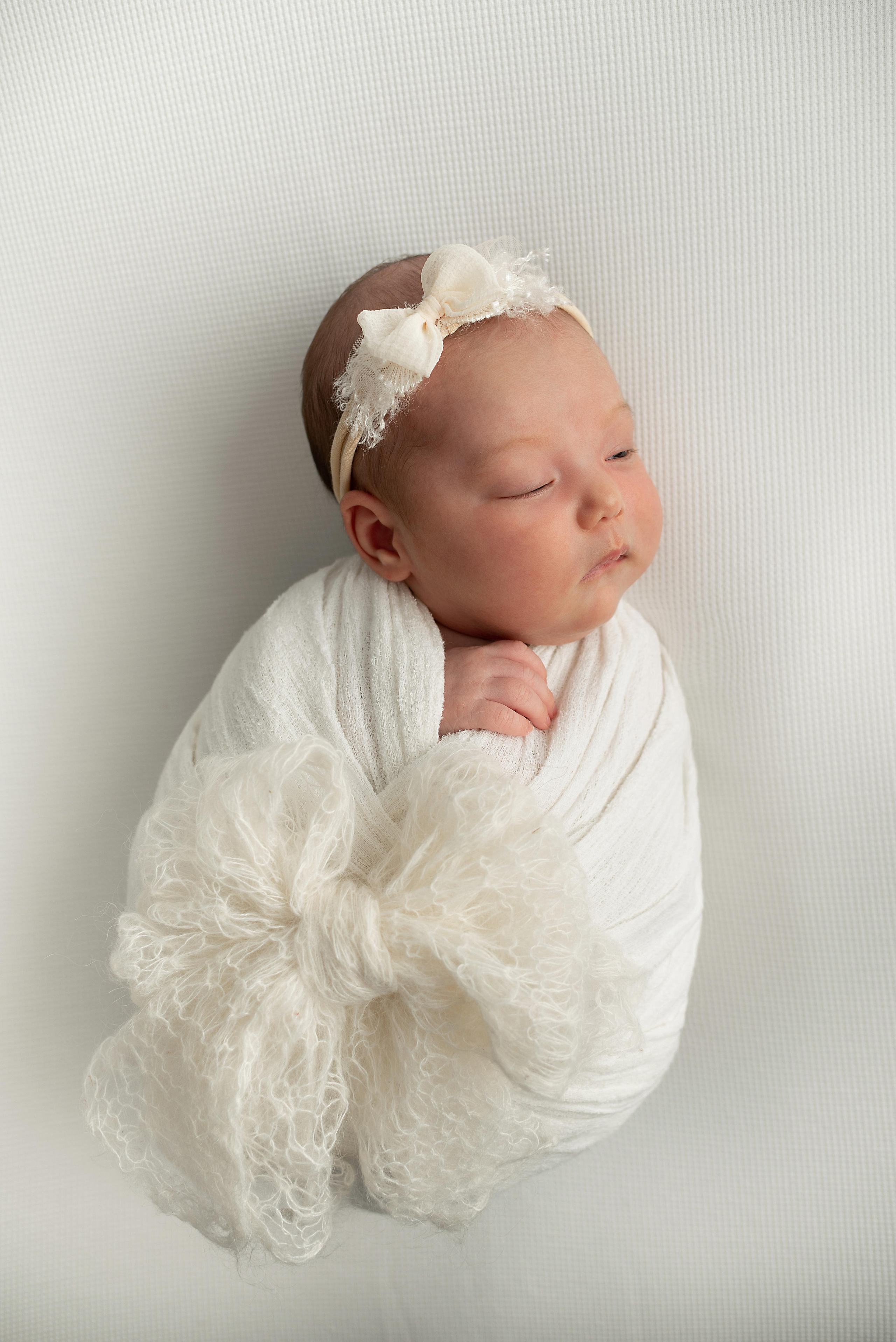 Малышка Тамириса, пакет «Ньюборн-Кроха». Фотограф новорожденных в Нижневартовске Лара Курдюкова