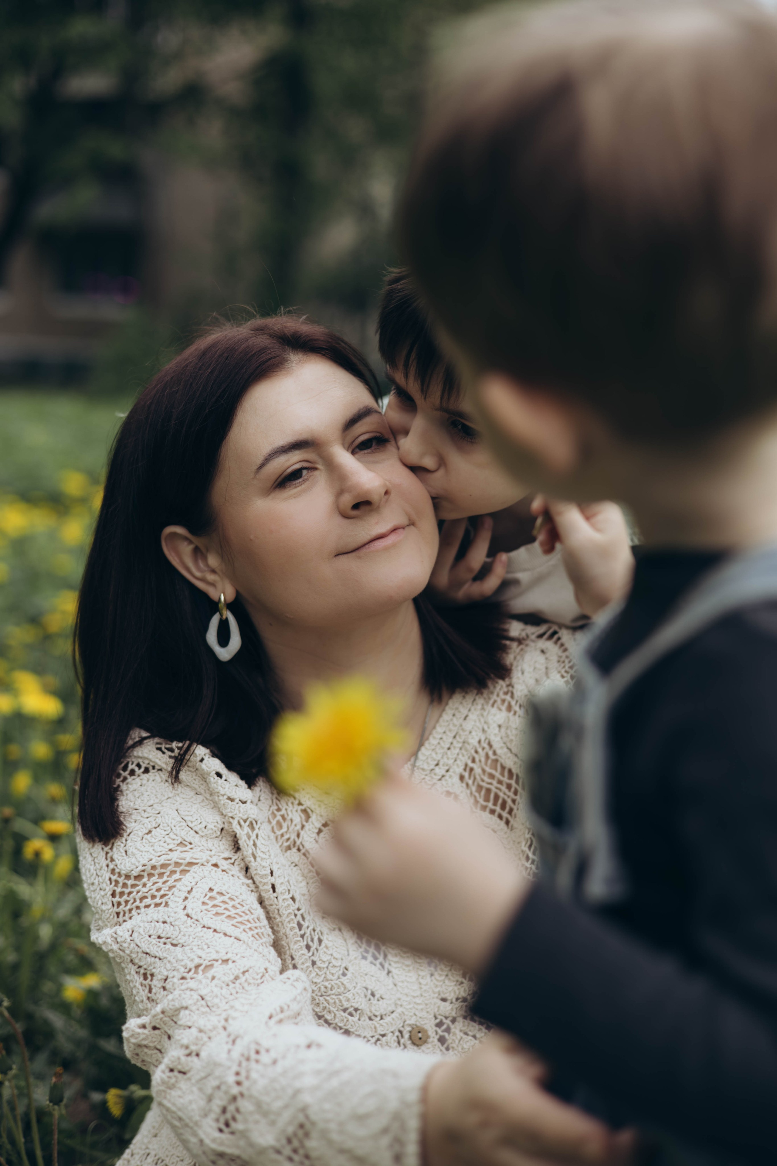 Семейная съемка в дуванчиках. Семейный и детский фотограф в Протвино Яна Каллистратова