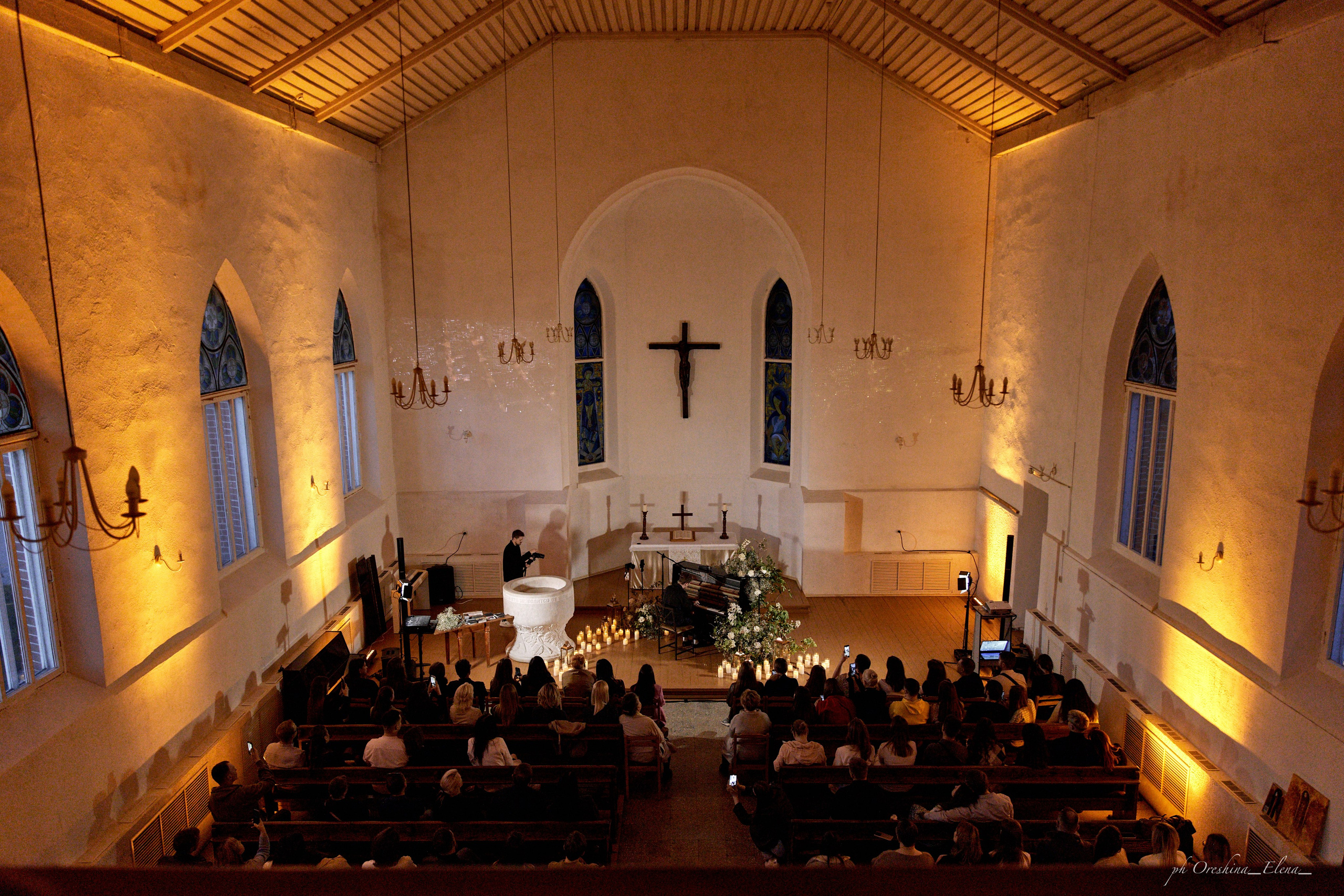 Концерт Дениса Стельмаха. Ульяновск, Евангелическо-Лютеранская церковь Св.Марии. Свадебный и семейный фотограф в Ульяновске Орешина Елена