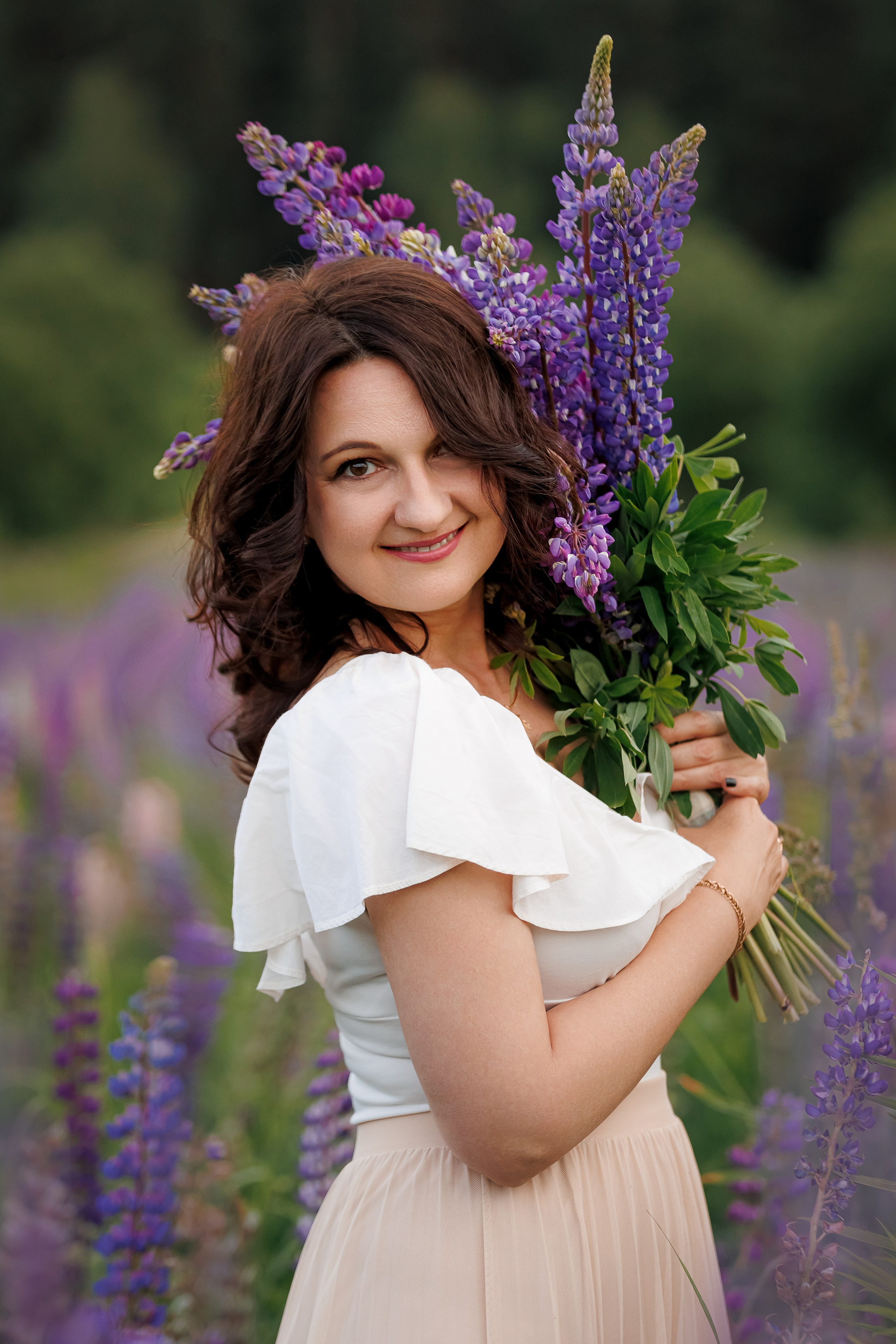 Оксана. Люпины. Семейный и детский фотограф Комина Елена, Власиха, Одинцово