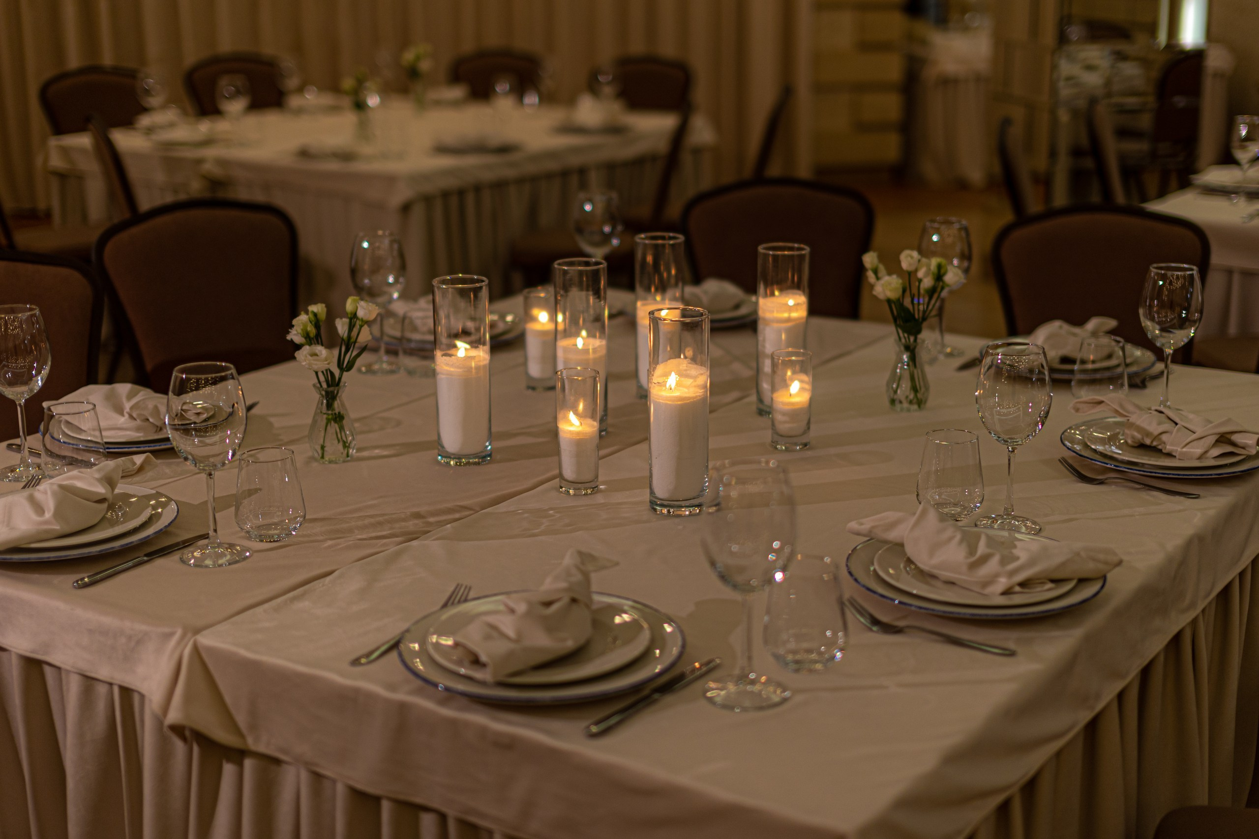 Банкетный зал ресторана Дача. Фотограф в Оренбурге. Профессиональный фотограф