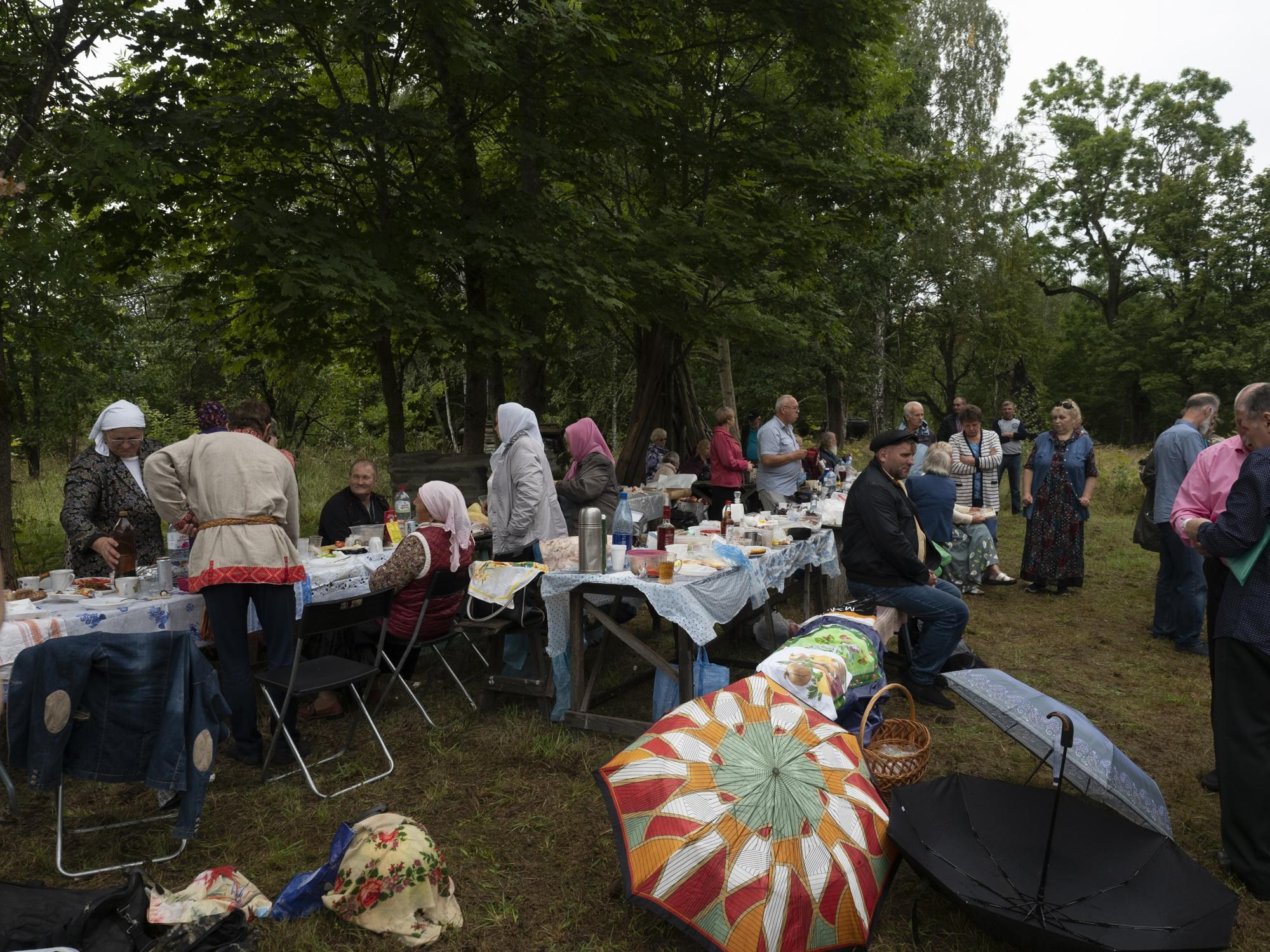 August 28, 2021, The village of Svyatsk was evacuated after the accident at the Chernobyl nuclear power plant on April 26, 1986. However, every year on August 28, former residents of the village meet at this place. Former residents come from all over Russia and from Ukraine and Belarus. Svyatsk was home to a large Old Believers community. The Old Believers is a religious movement that split from the Russian Orthodox Church in the 17th century and currently has about 700,000 followers. On August 28, Orthodox and Greek Catholics celebrate the Assumption of the Virgin Mary.