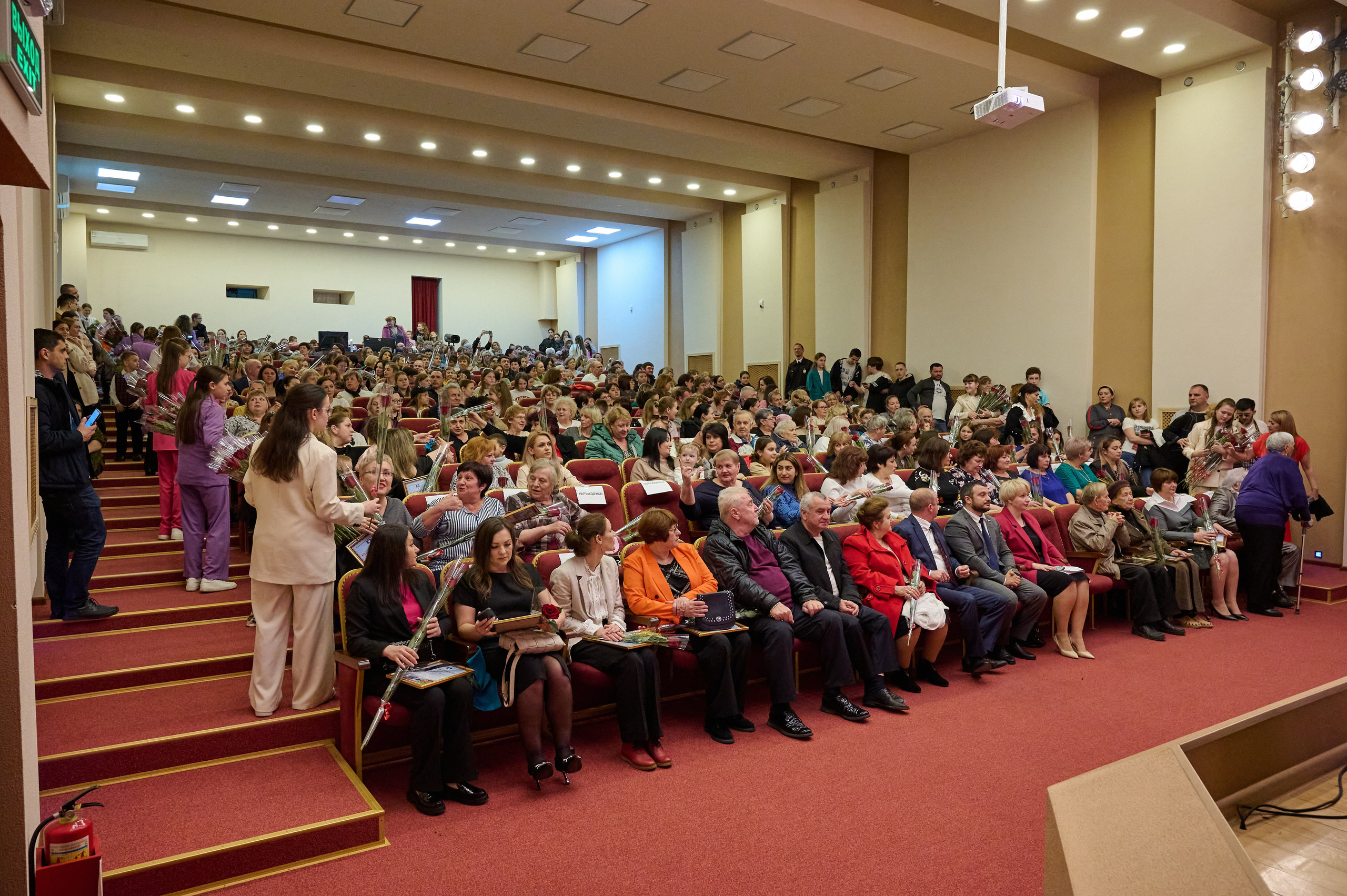8 марта Кабардинка. Жизнь курорта Кабардинка в фотографиях