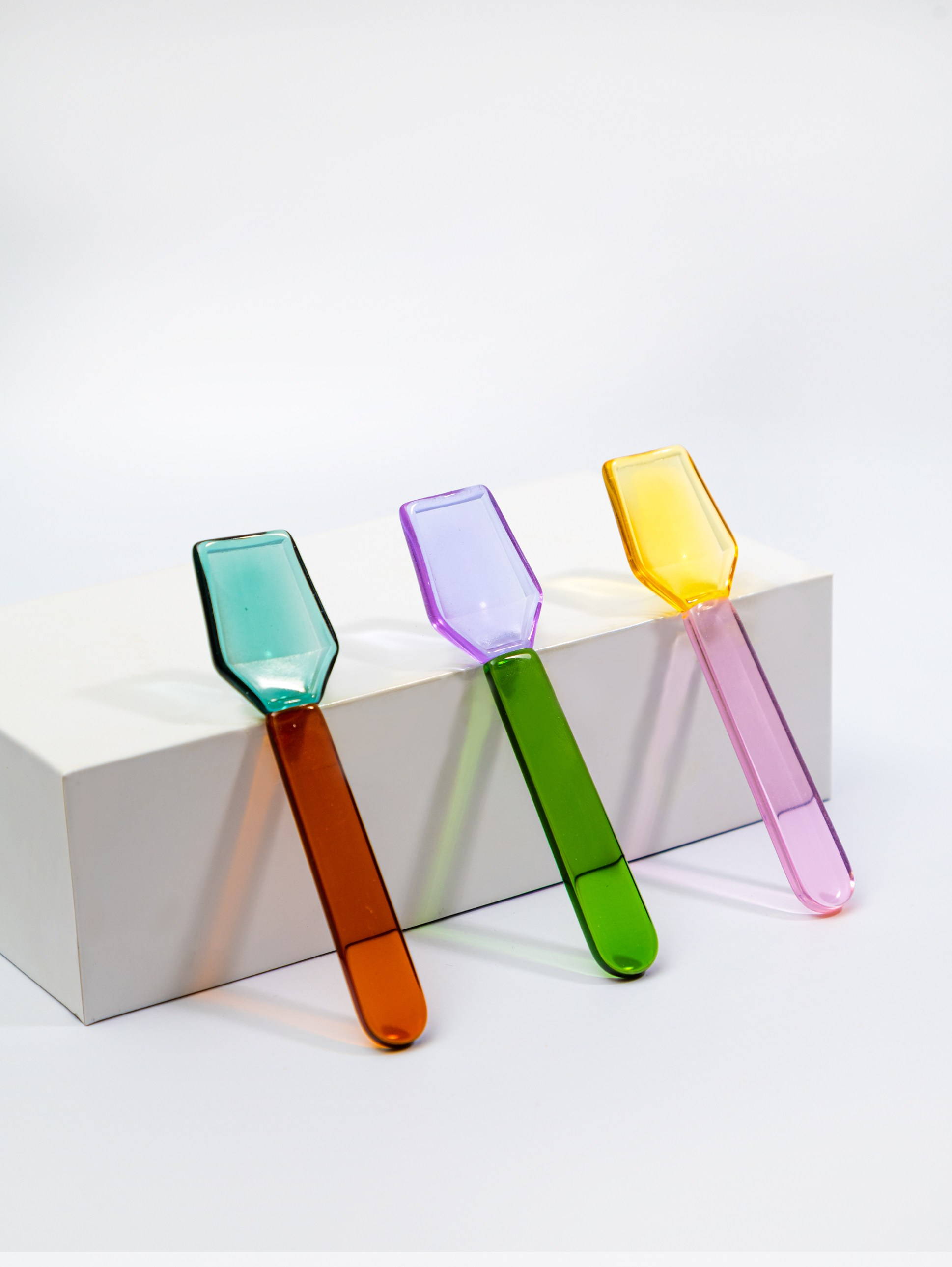 Десертные ложечки из стекла