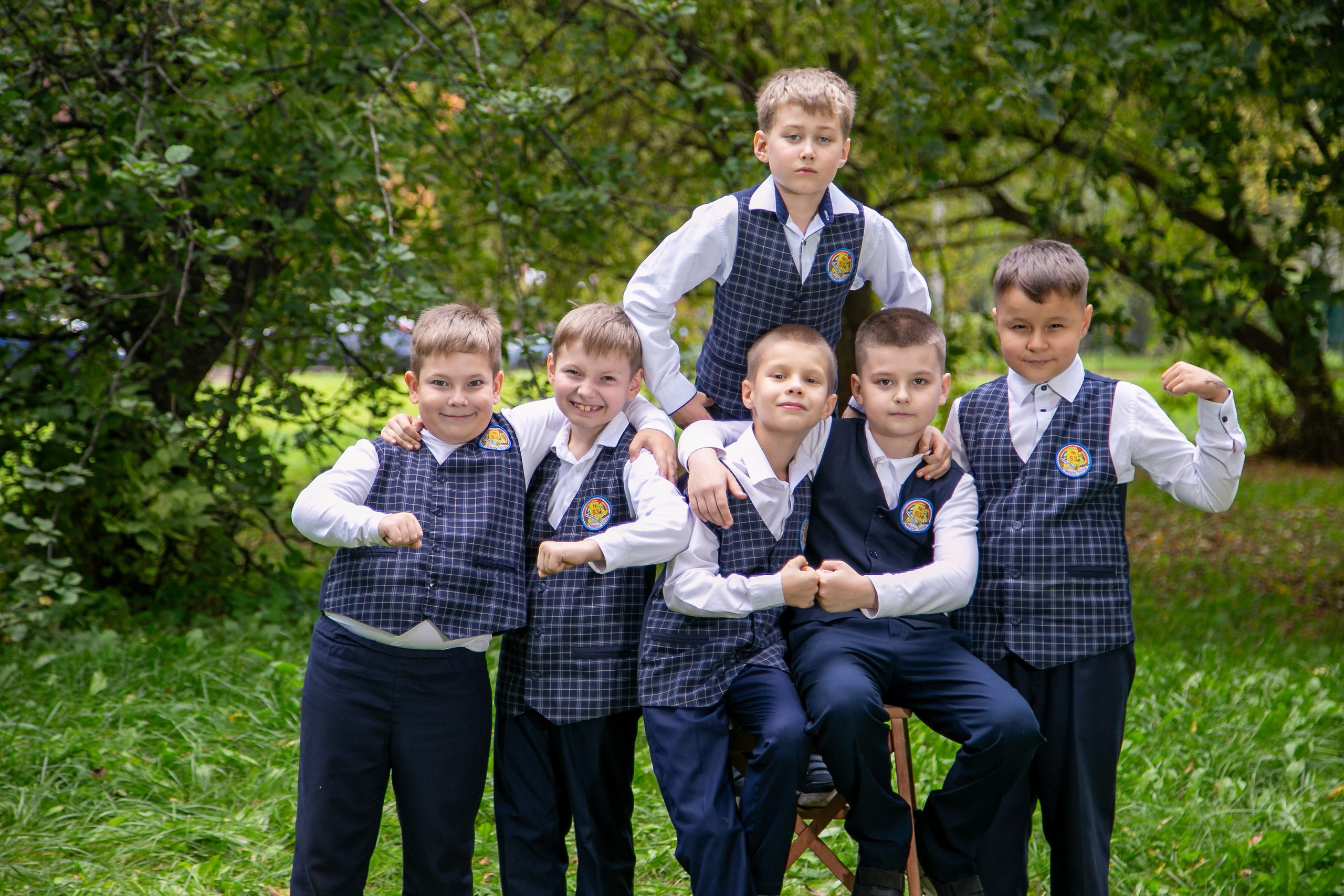 НАЧАЛЬНАЯ ШКОЛА. ШКОЛЬНЫЙ И ДЕТСКИЙ ФОТОГРАФ В ИЖЕВСКЕ ОКСАНА ПЕРЕВОЗЧИКОВА, ВЫПУСКНЫЕ АЛЬБОМЫ
