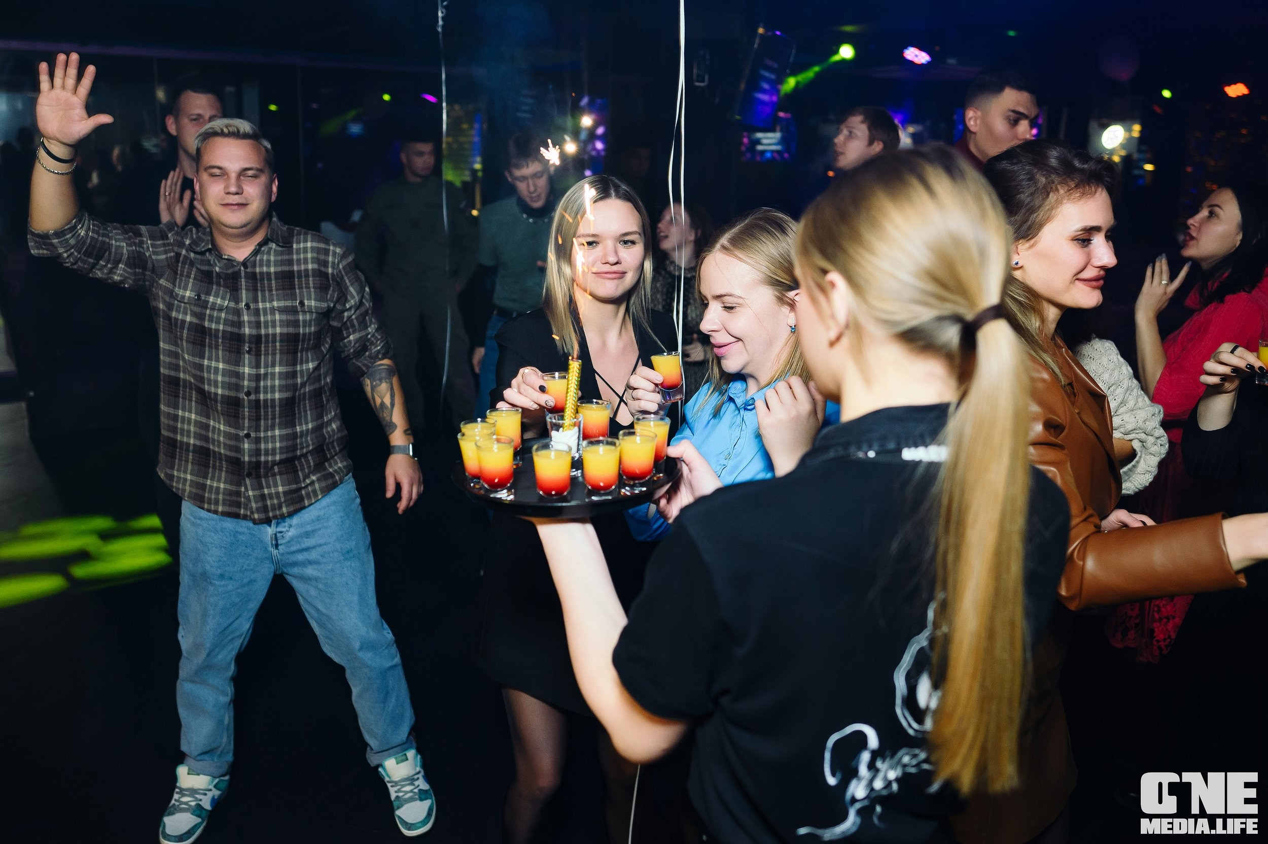 Фоторепортаж из караоке-клубе Эйфория. One Media Life: фоторепортажи, фотоотчеты с мероприятий и заведений