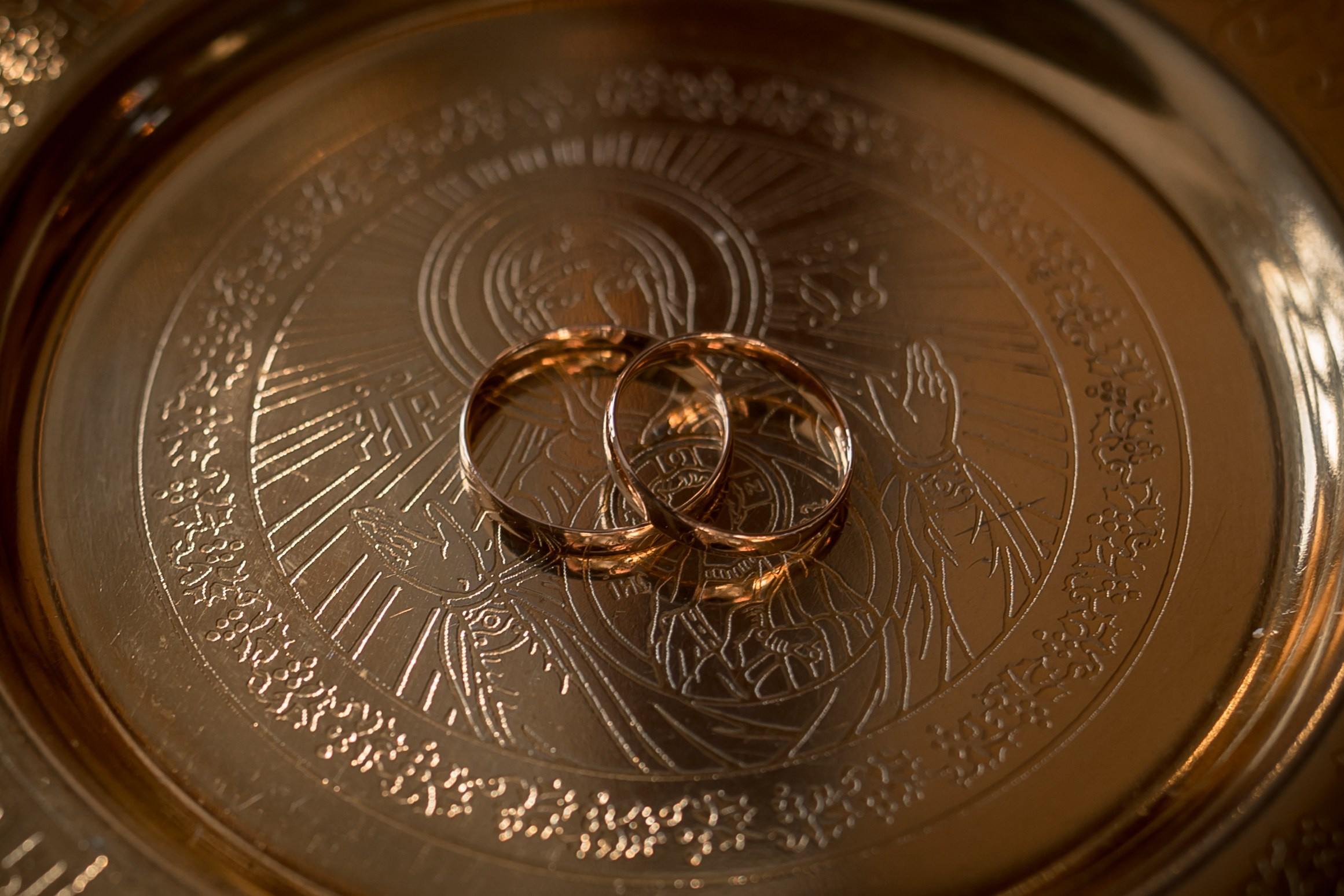 крещение венчание фотограф на венчание фотограф на крещение невеста свадьба обручальное кольцо медовый месяц православие венчание молодожены