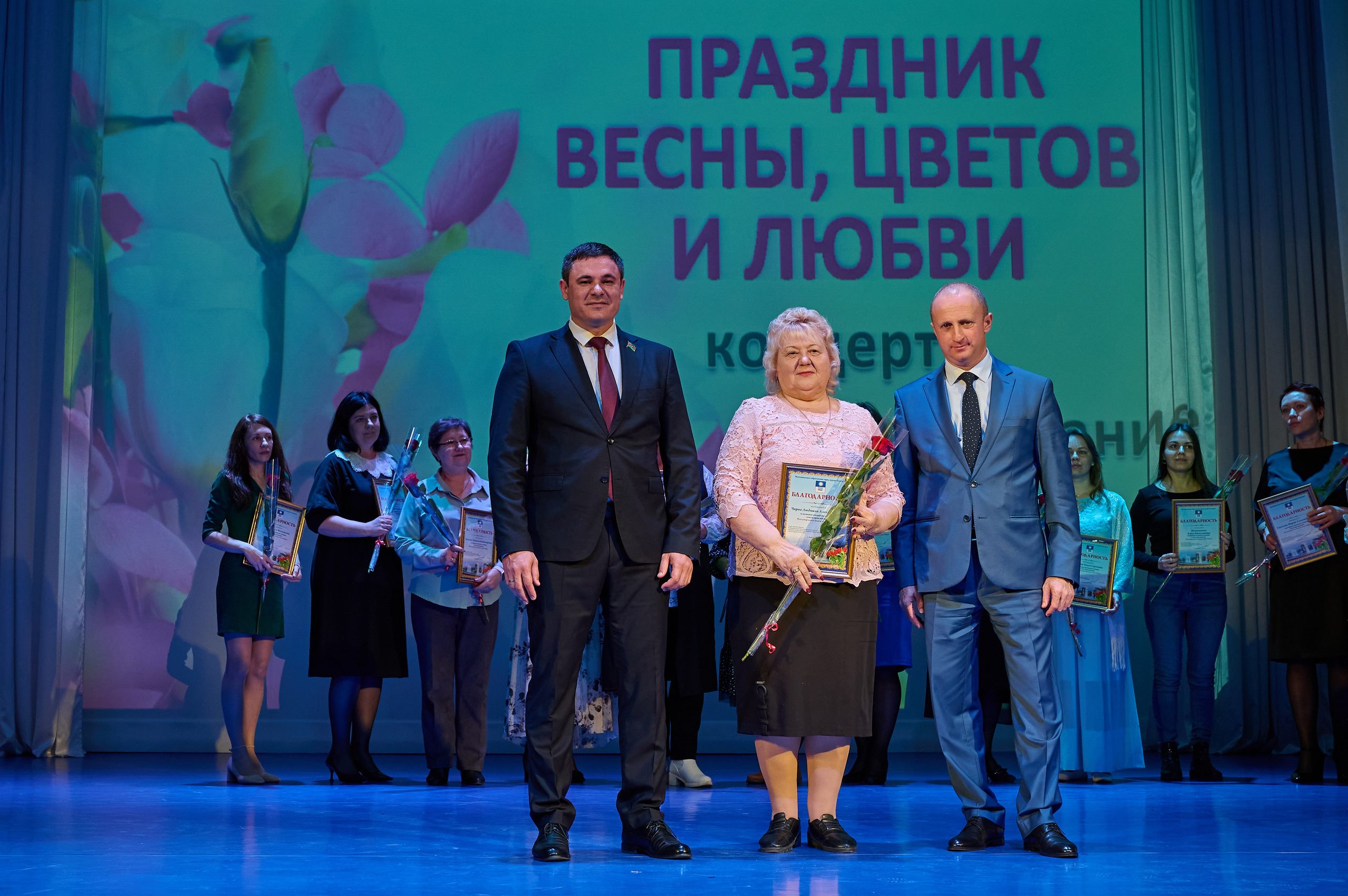 8 марта Марьина роща. Жизнь курорта Кабардинка в фотографиях