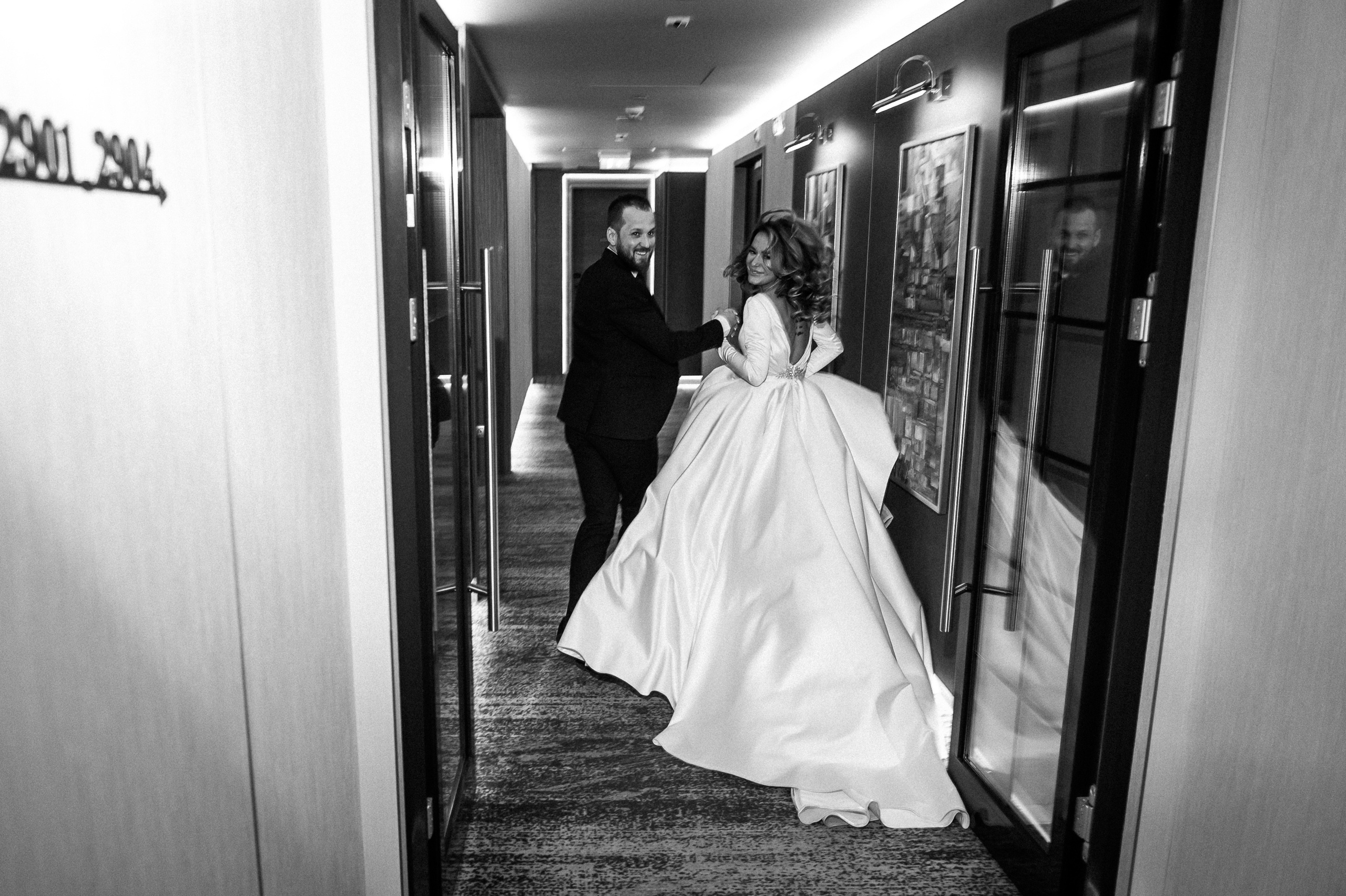 Свадебные сборы в Radisson Blu Olimpiyskiy. Свадебный фотограф Москва — Сергей и Татьяна