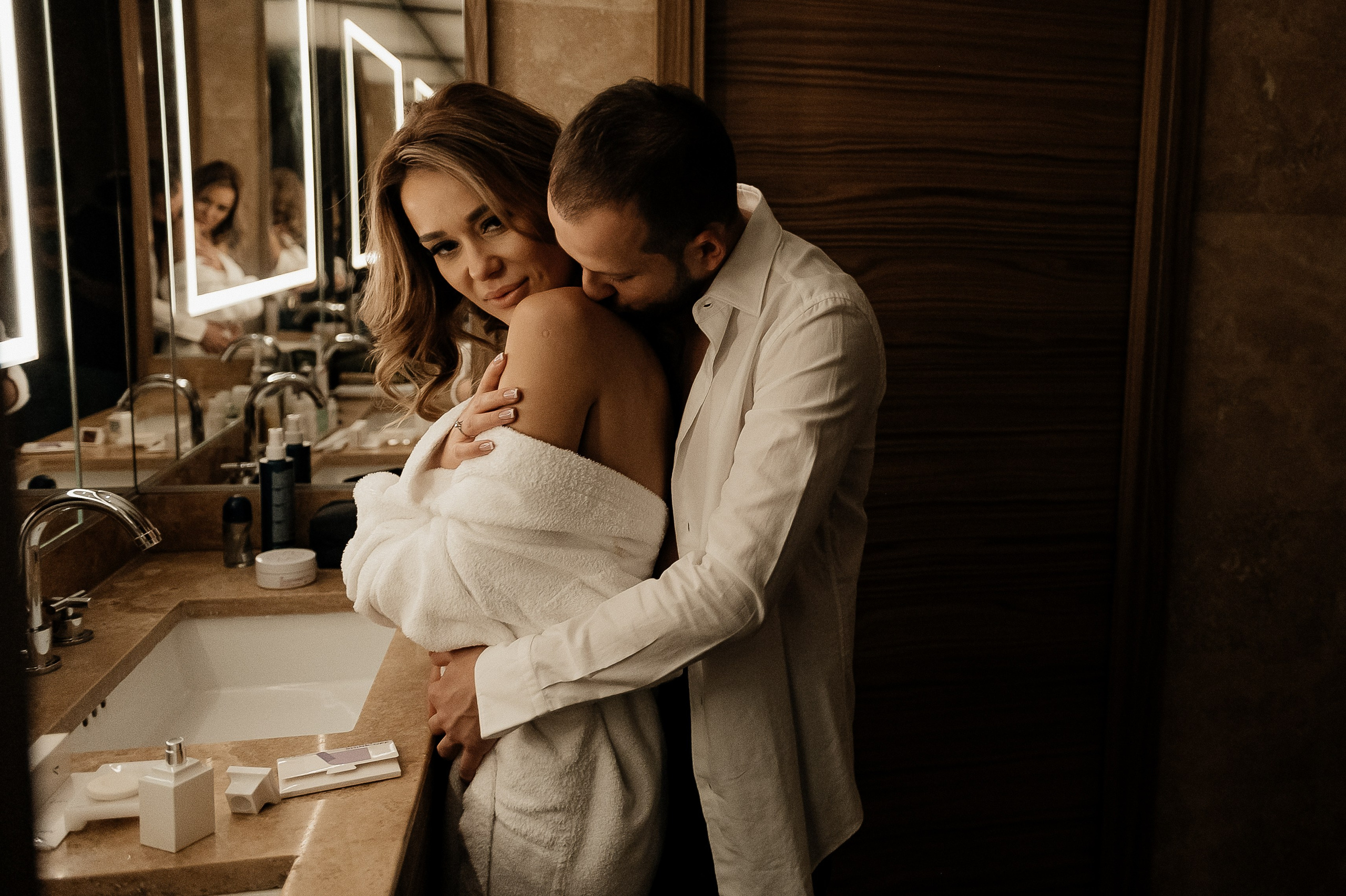 Свадебные сборы в Radisson Blu Olimpiyskiy. Свадебный фотограф Москва — Сергей и Татьяна