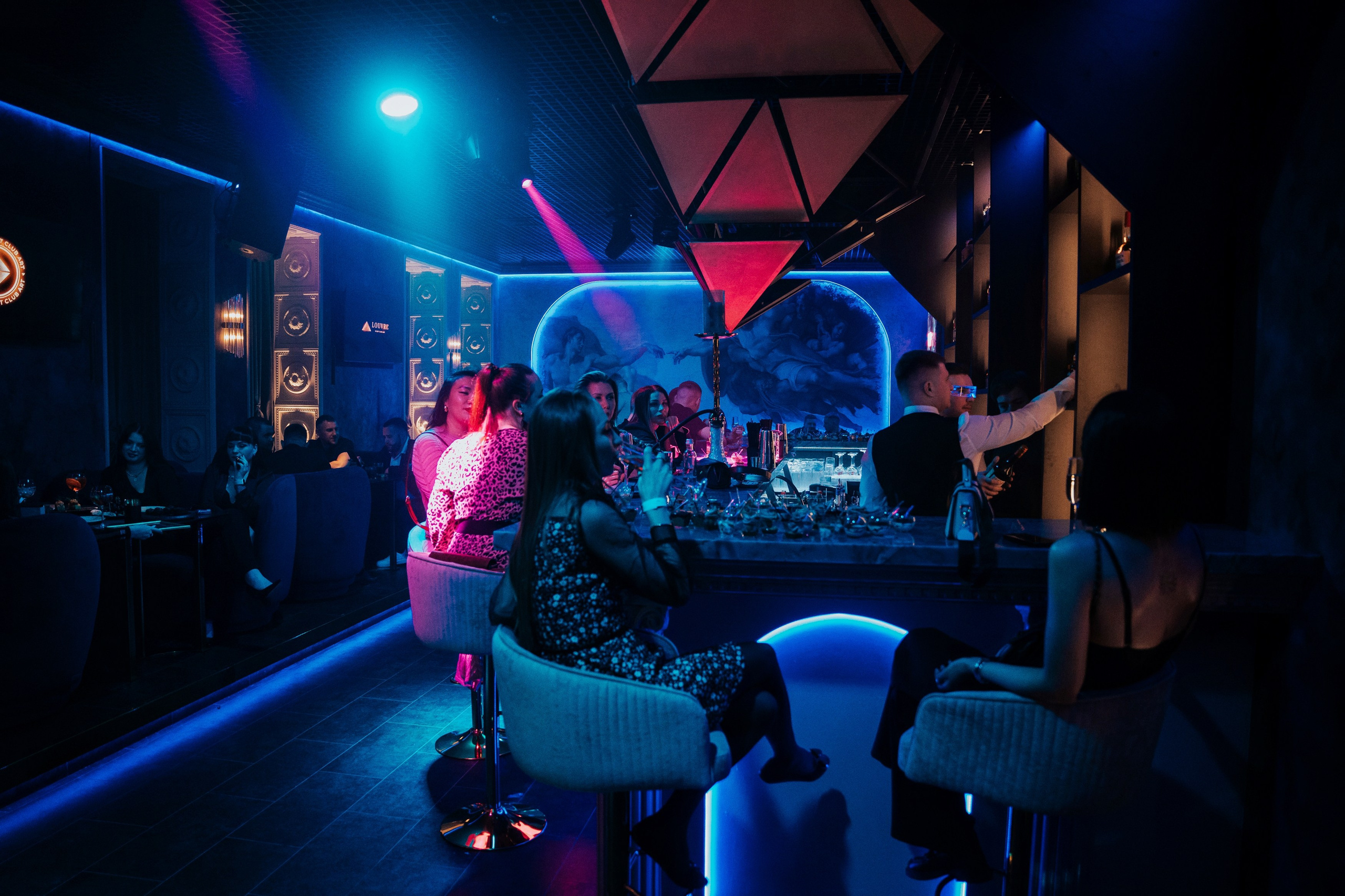 ЛУВР. СВОИ. ФОТООТЧЕТЫ-СОБЫТИЯ-МЕСТА