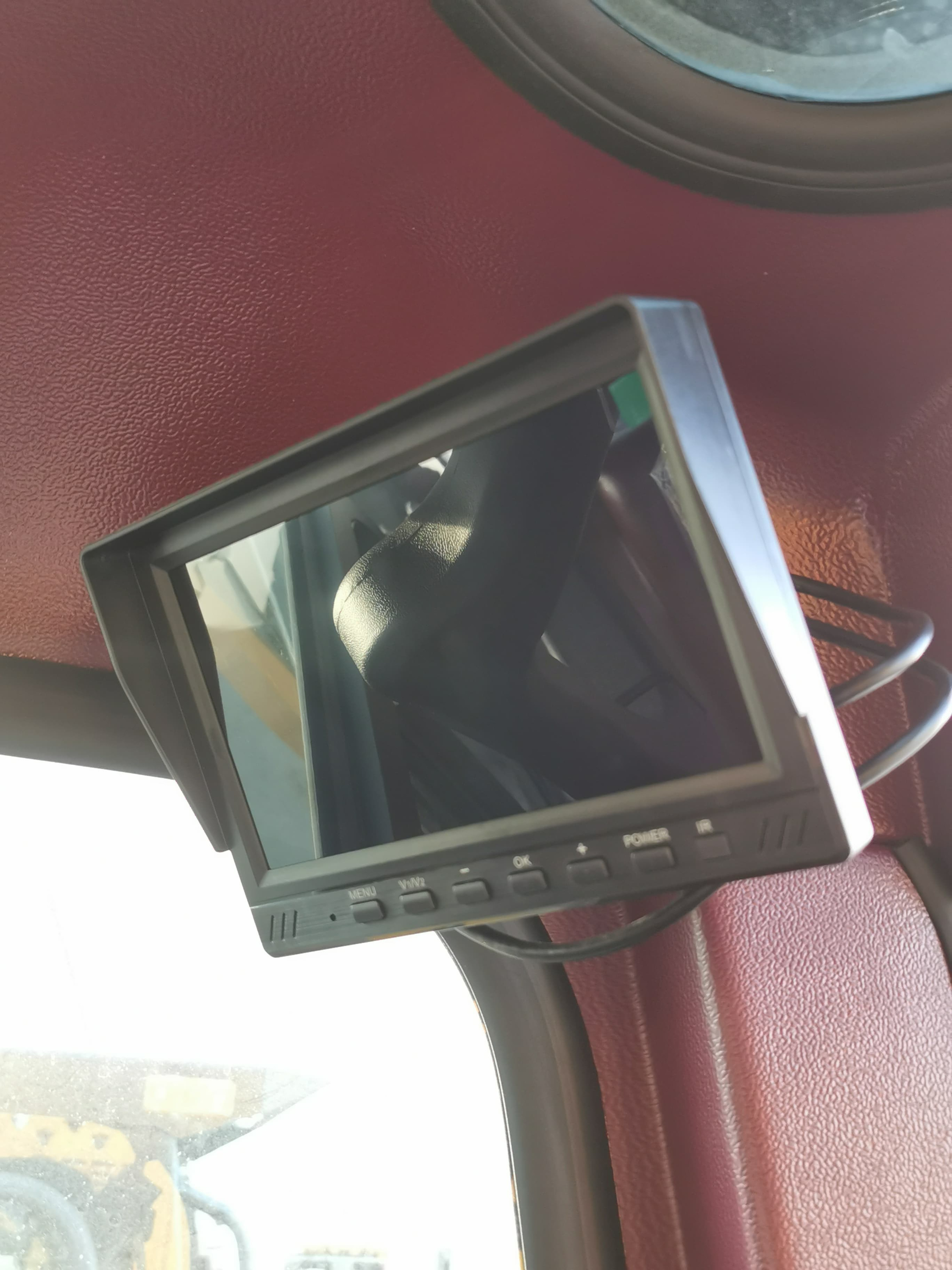 Фото миник Beezone BS900SL. Продажа и обслуживание грузовой техники и спецтехники в г. Новосибирск компания СТИ