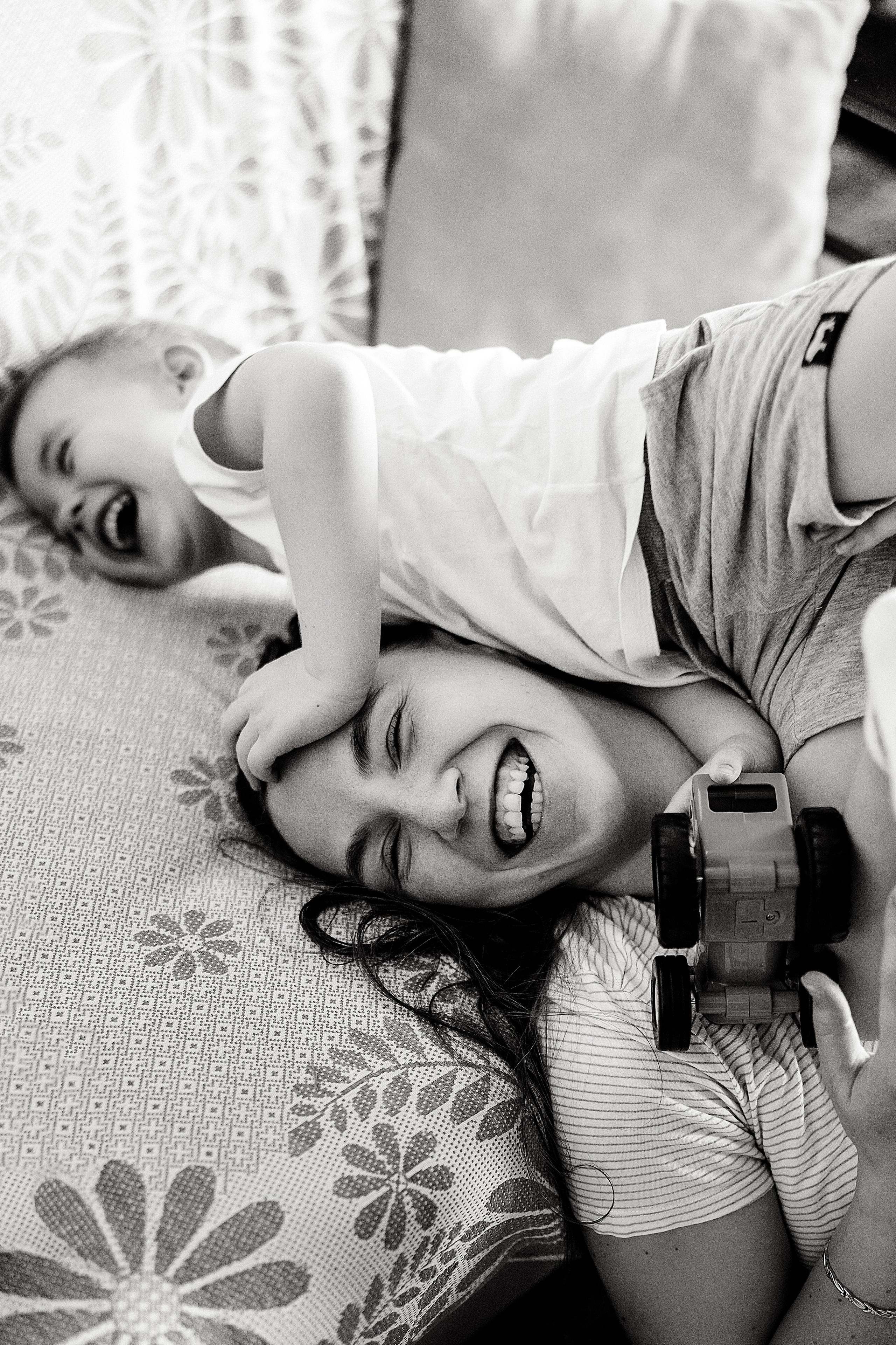 Веселая домашняя фотосессия. Детский, семейный и ньюборн фотограф в Москве Юлия Шуарт