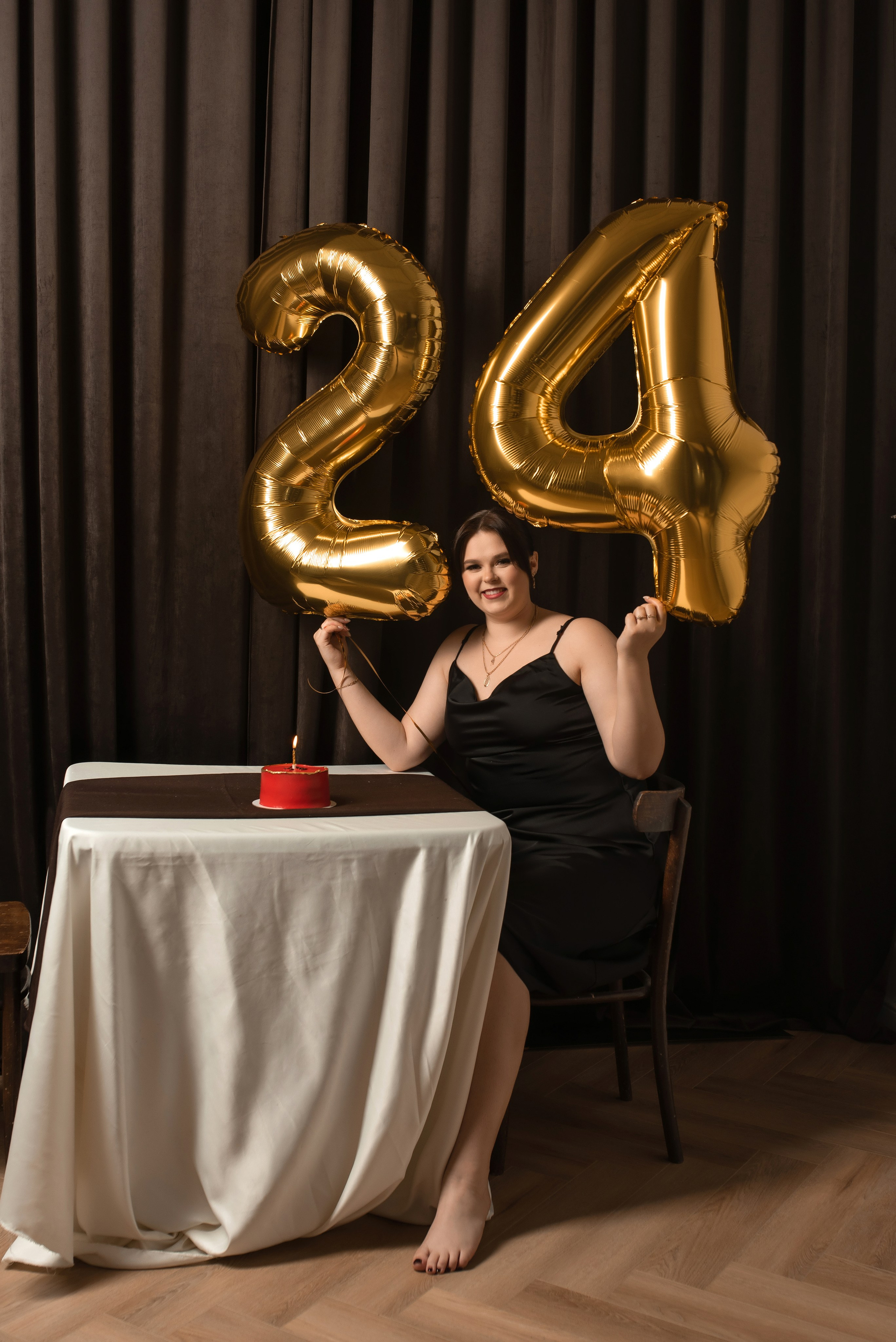 Женский портрет: индивидуальная портретная фотосессия в студии, фотосессия ко Дню Рождения