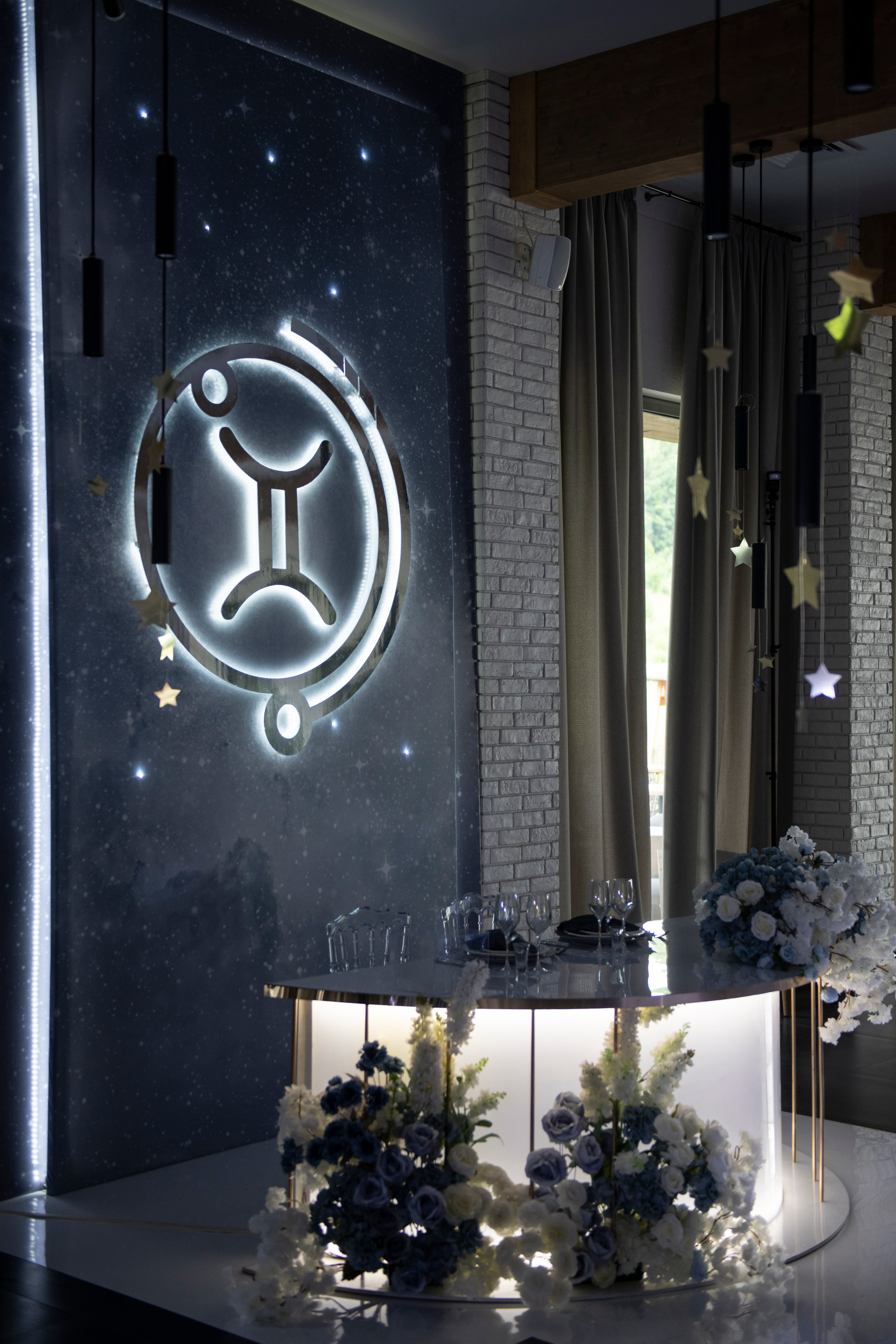 GEMINI. Rich Event Decor