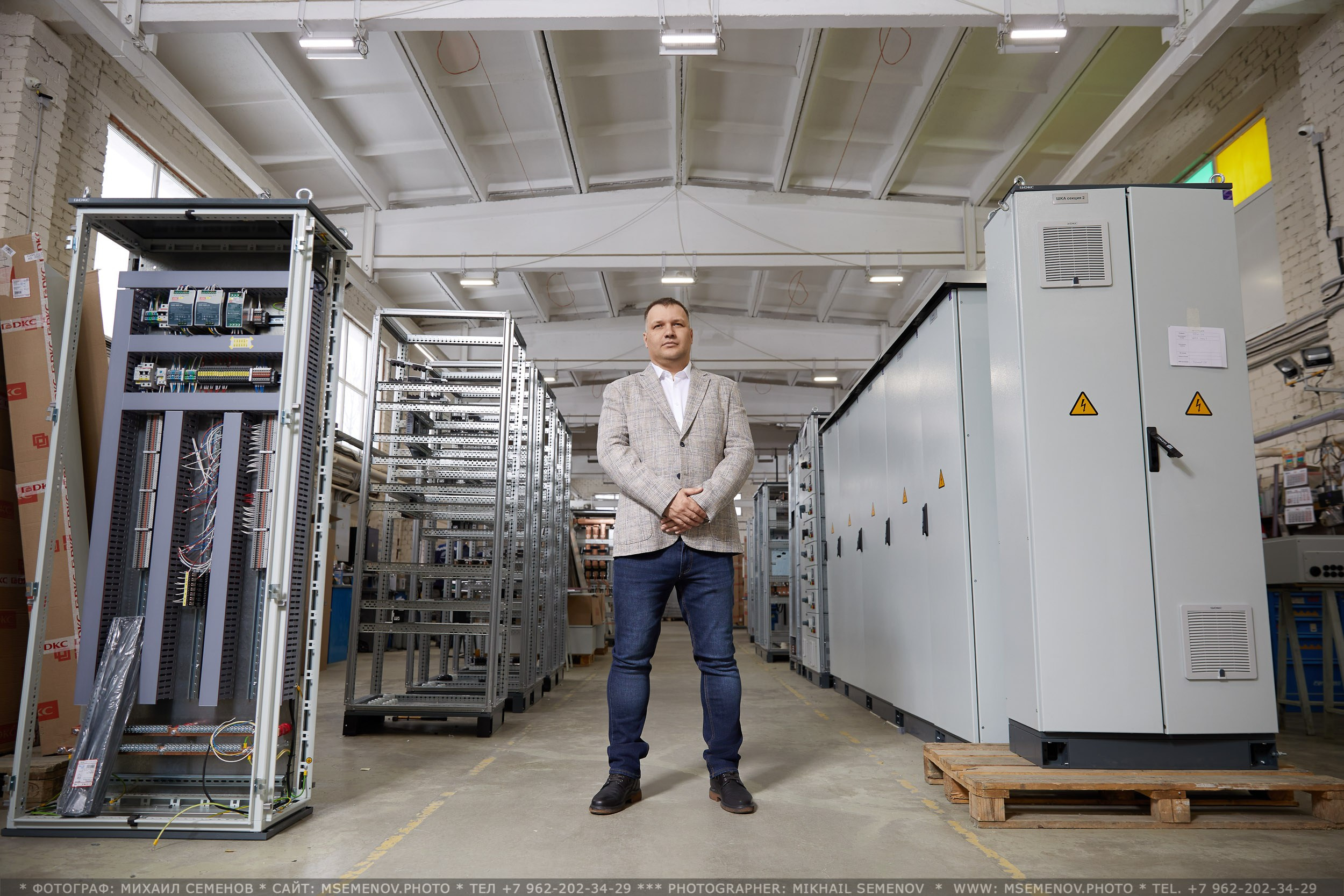 Деловая фотосъемка, предметная, студийный портрет. Рекламная фотосессия. ФОТОуслуги для бизнеса, имиджевая фото-видео съемка. Фотограф, фотопроекты Михаила Семенова в Ярославле. Фотошкола