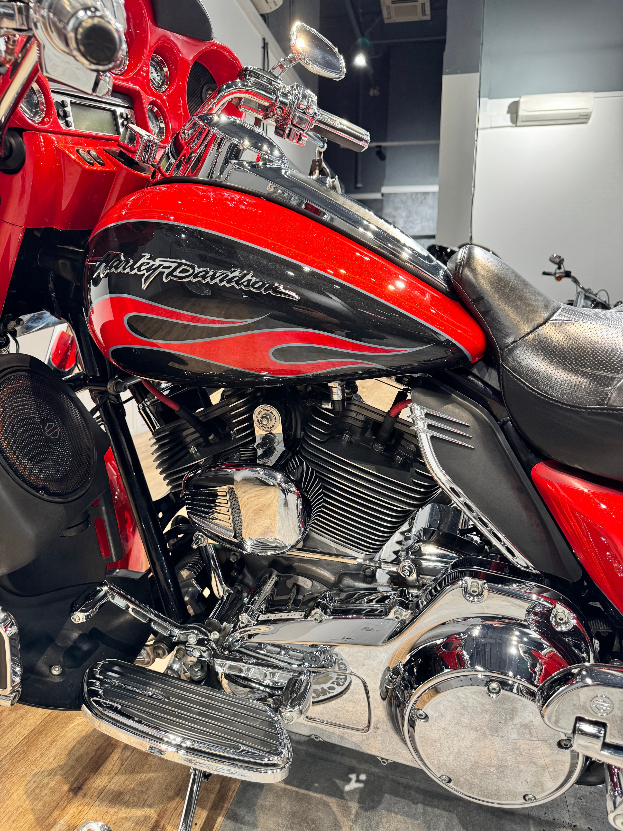 Купить Harley-Davidson 2010 Elеctrа Glidе CVO Limited 110 (Touring) — подробнее на сайте. Hello Davidson, Москва. Только хорошие мотоциклы…