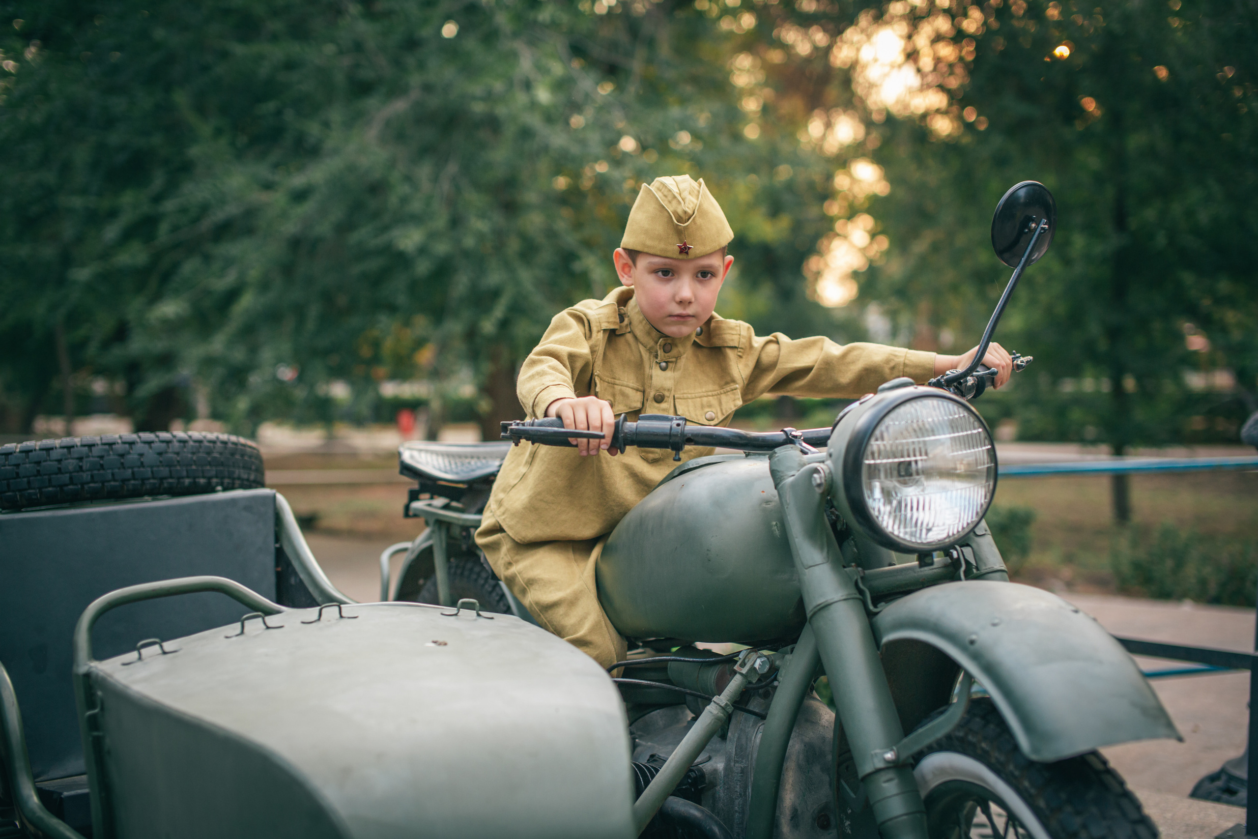 Фотосессия в парке «Салют Победа». Фотограф в Оренбурге. Профессиональный фотограф