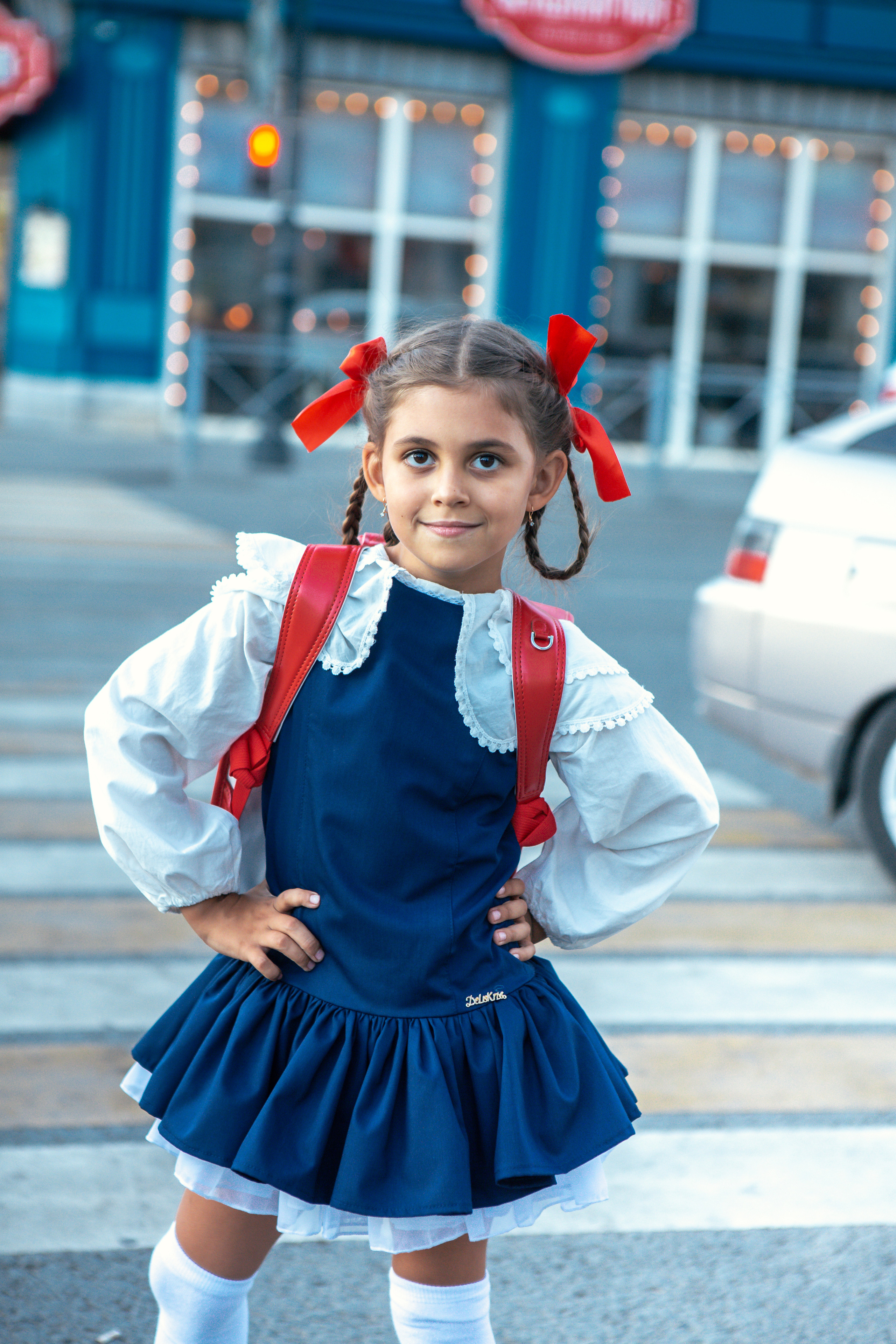 Алира идёт в школу. Фотограф в Оренбурге. Профессиональный фотограф