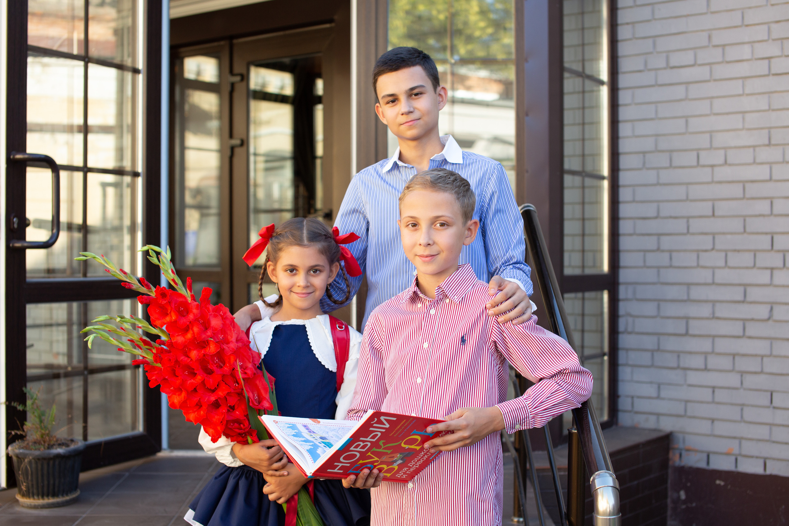 Алира идёт в школу. Фотограф в Оренбурге. Профессиональный фотограф