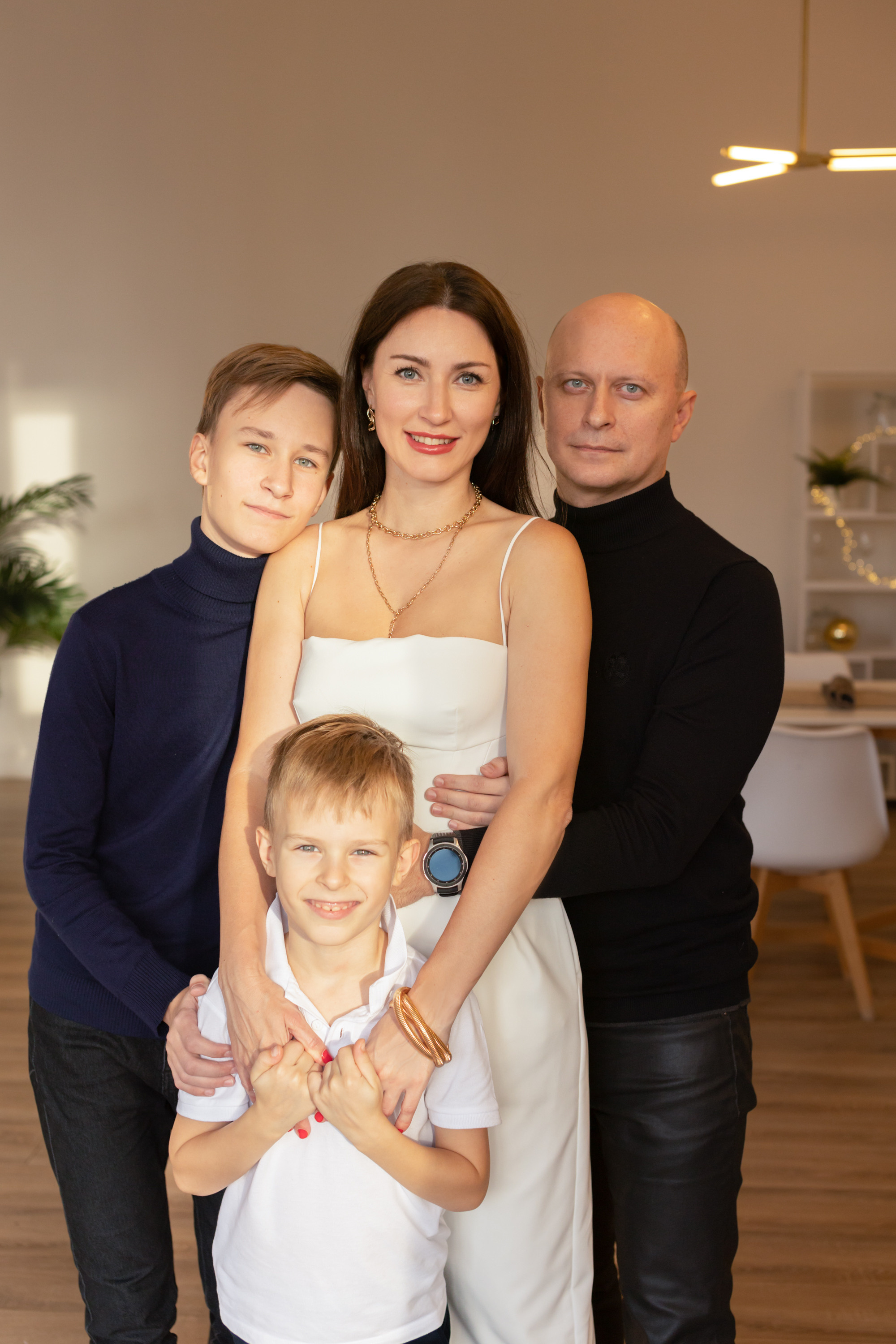 Семейная фотосессия в студии Зорге. Фотограф в Оренбурге. Профессиональный фотограф