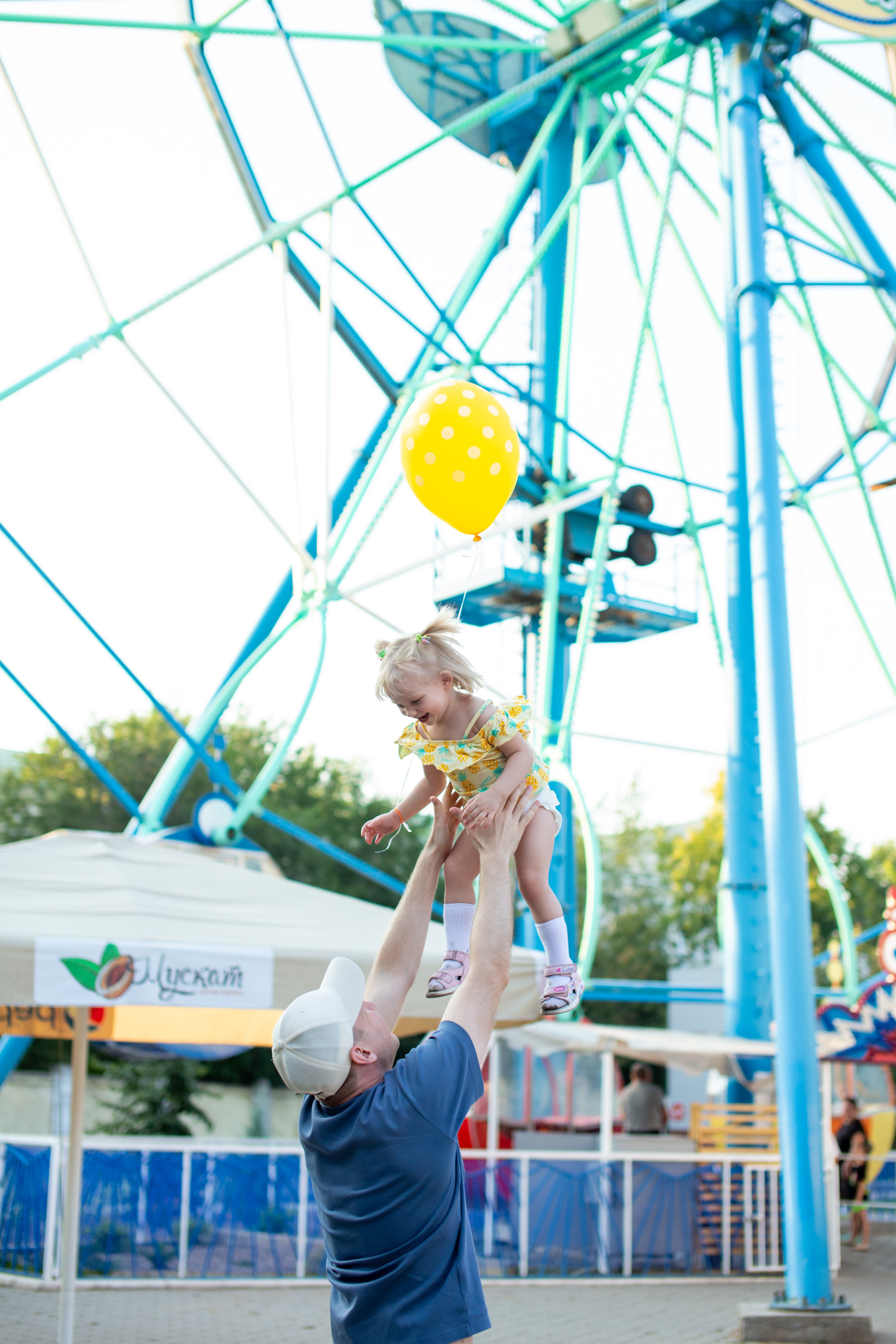 Фотосессия в парке Тополя. Фотограф в Оренбурге. Профессиональный фотограф