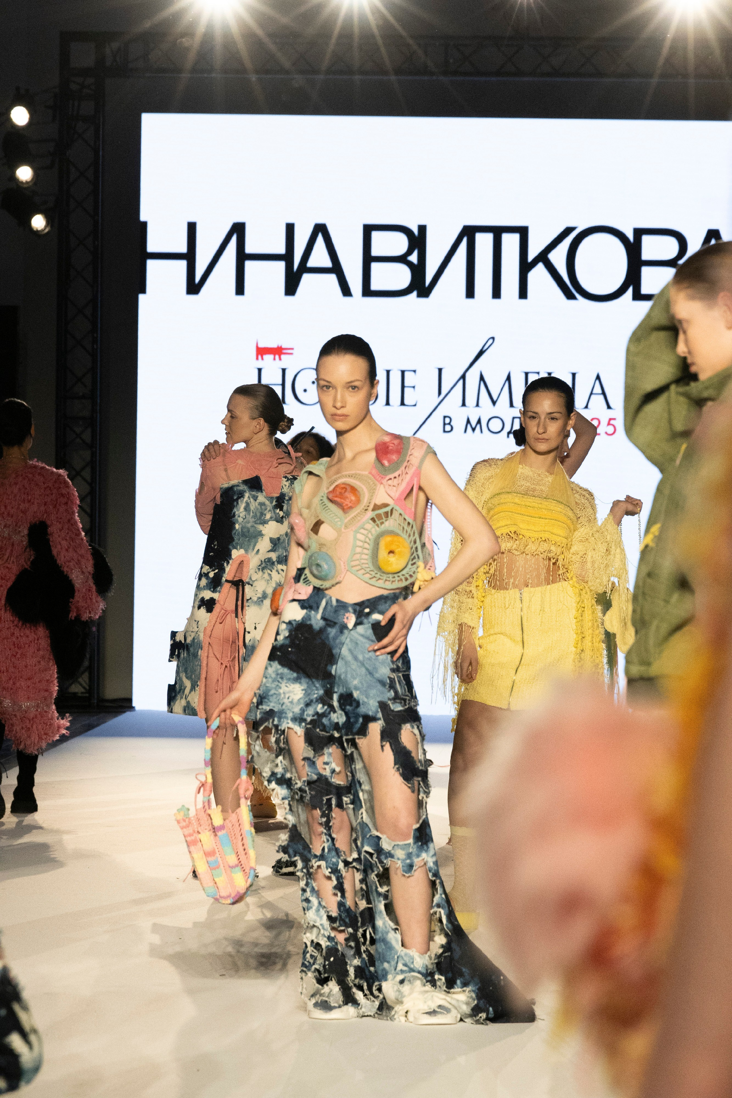 ДЛТ Собака.ru показ победителей конкурса «Новые имена в моде 2025». FOTOFAQ SKOOL г. Санкт-Петербург: очные, дистанционные и онлайн курсы фотографии