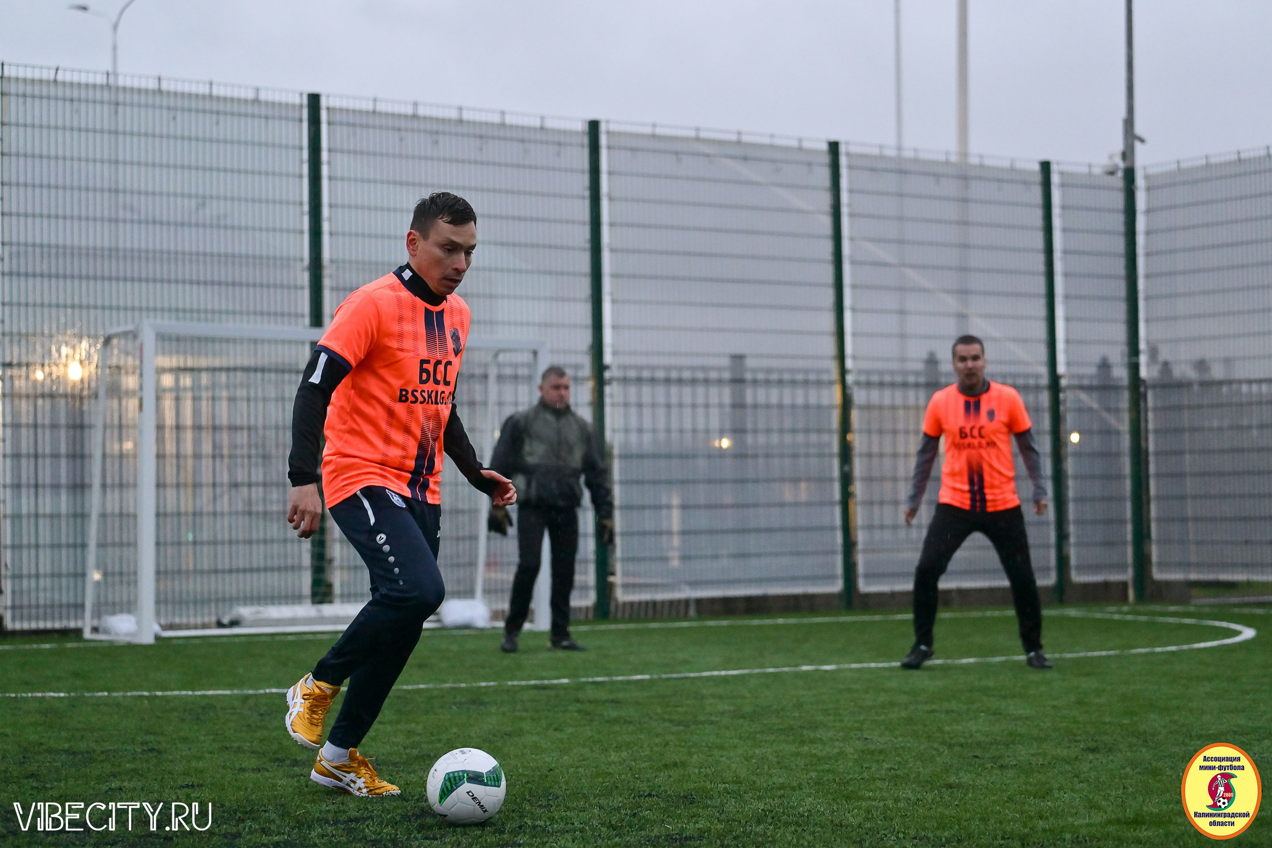 ИГРЫ МИНИ-ФУТБОЛЬНОЙ ЛИГИ. VIBECITY.RU Вайб Сити Ру Фоторепортажи Фотоотчеты Калининград