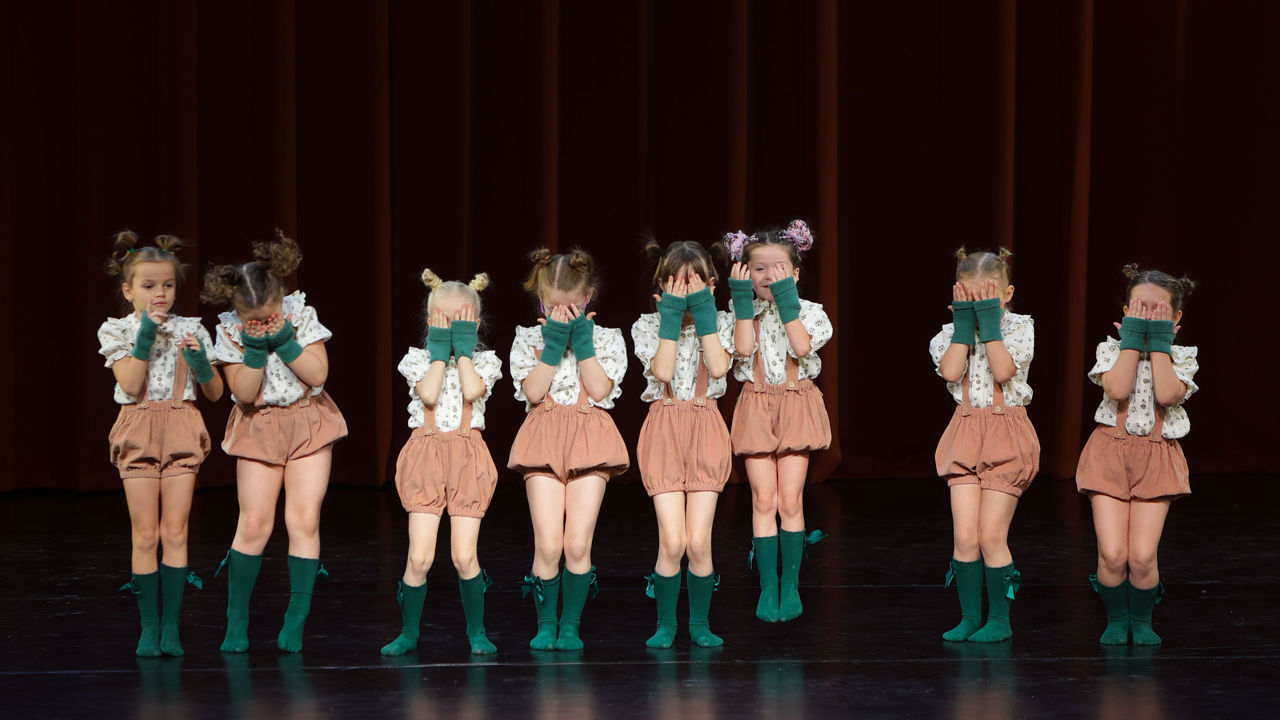 Фестиваль хореографического искусства «КУБОК ЛЕГЕНДЫ — 2025». Выпускные альбомы и школьный фотограф в Подольске, Троицке, Щербинке, Москве и Московской области