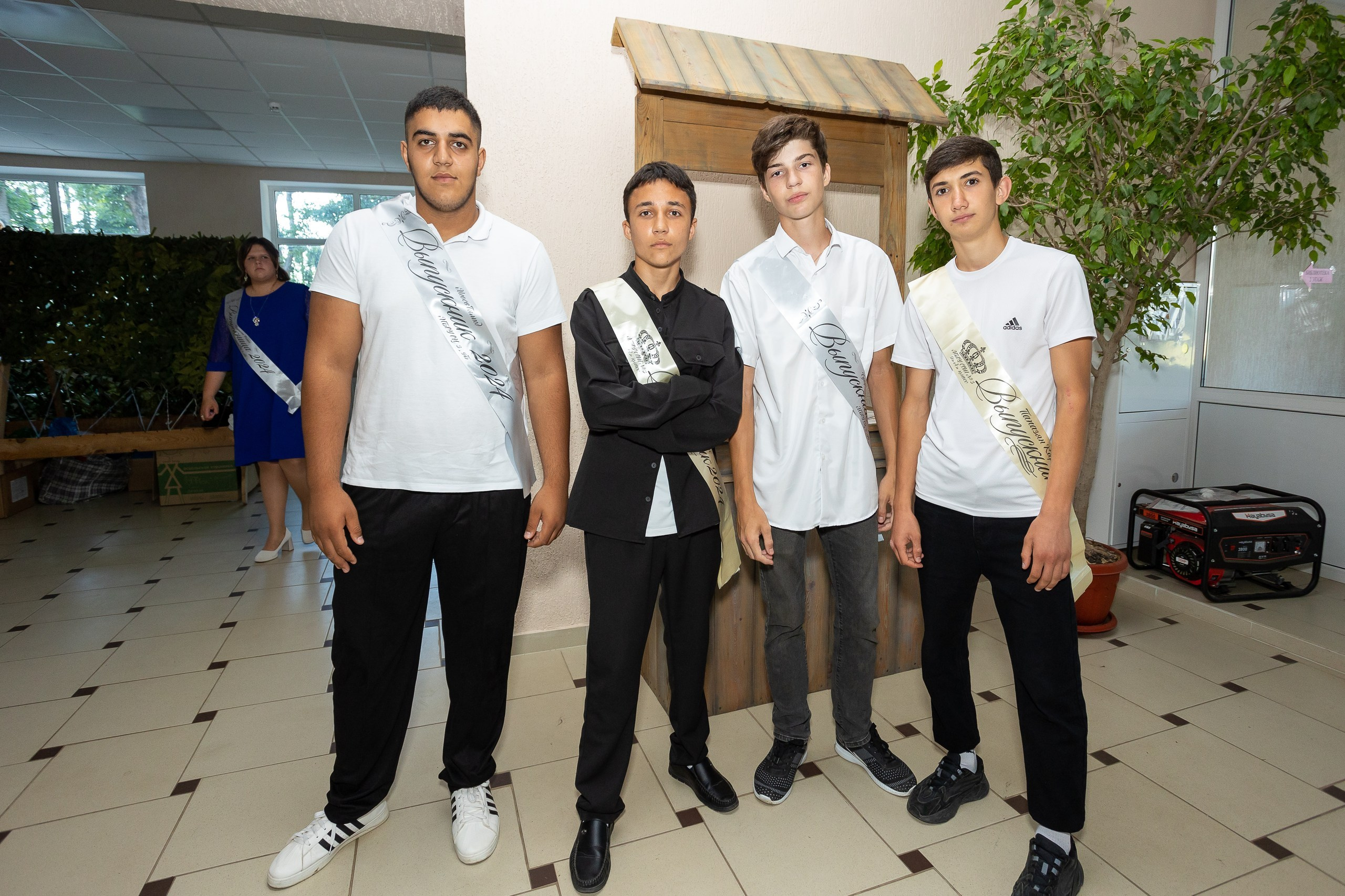 Вручение аттестата 2024 г. Выпускные альбомы Майкоп, Краснодар Елена Золотарева