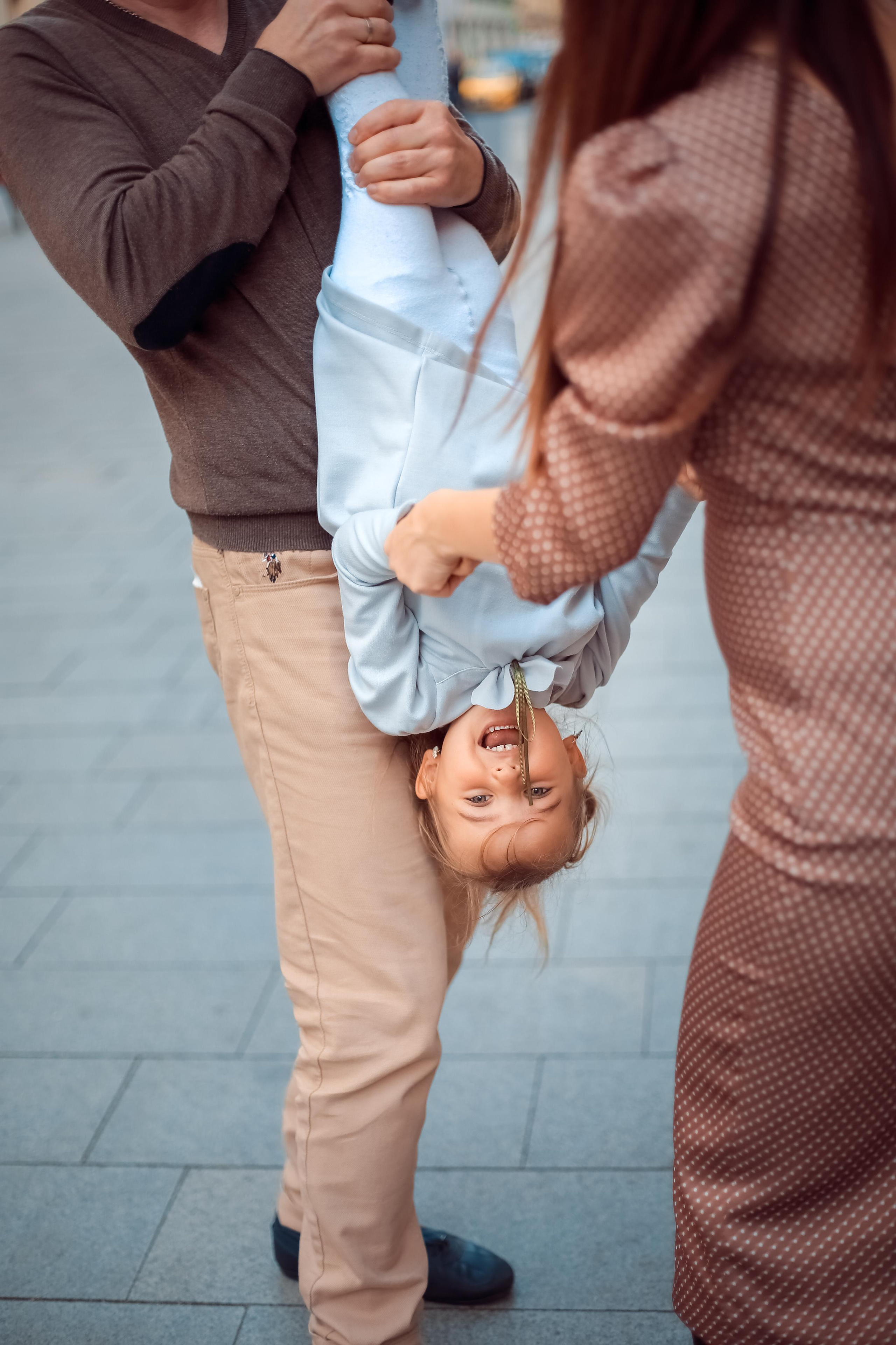 Семейная прогулка: Анжелика, Ника и Александр. Профессиональный фотограф, фотохудожник, видеограф из Москвы