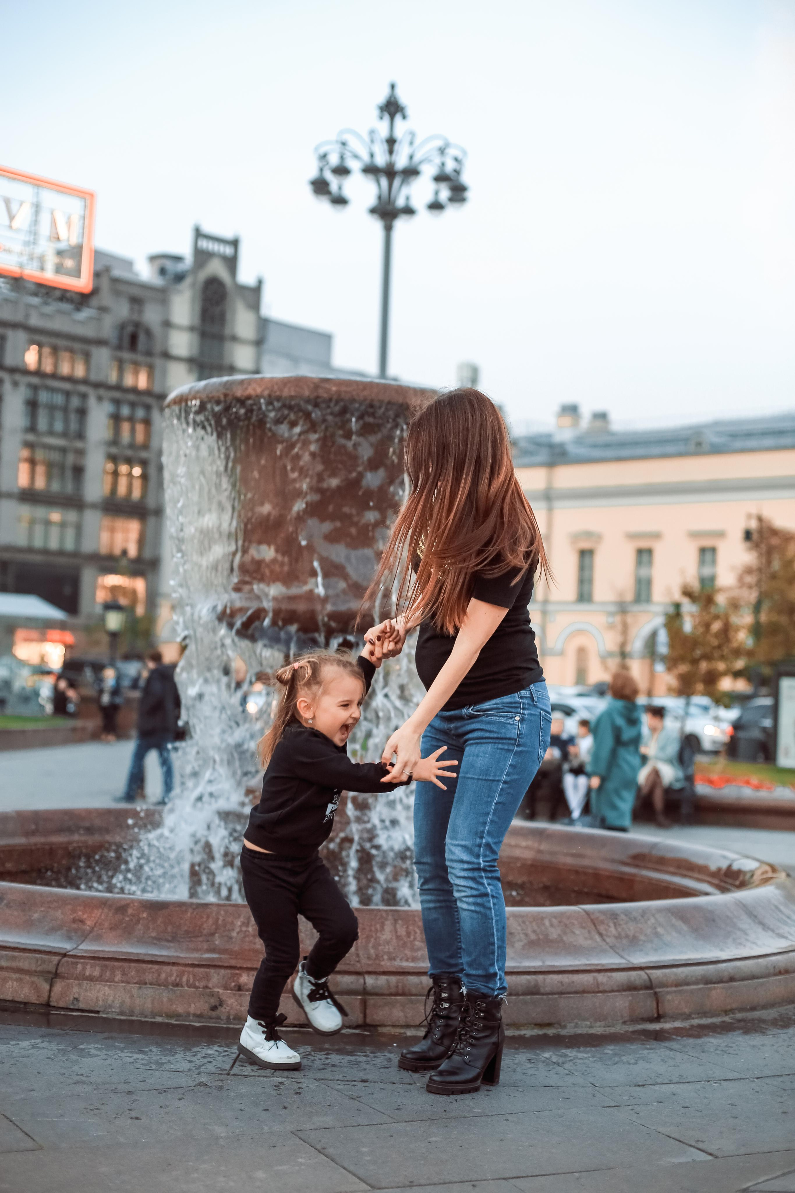 Семейная прогулка: Анжелика, Ника и Александр. Профессиональный фотограф, фотохудожник, видеограф из Москвы