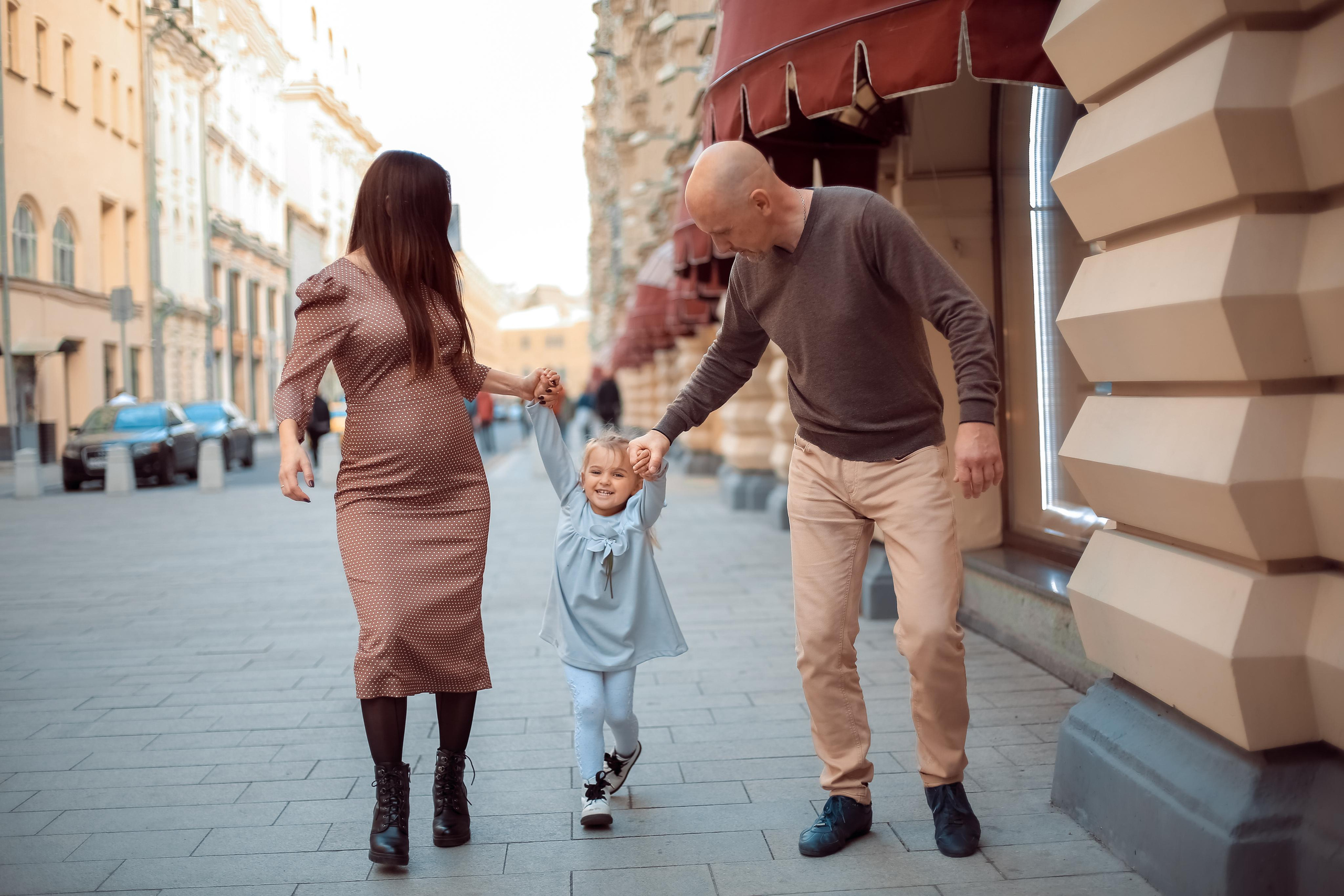 Семейная прогулка: Анжелика, Ника и Александр. Профессиональный фотограф, фотохудожник, видеограф из Москвы