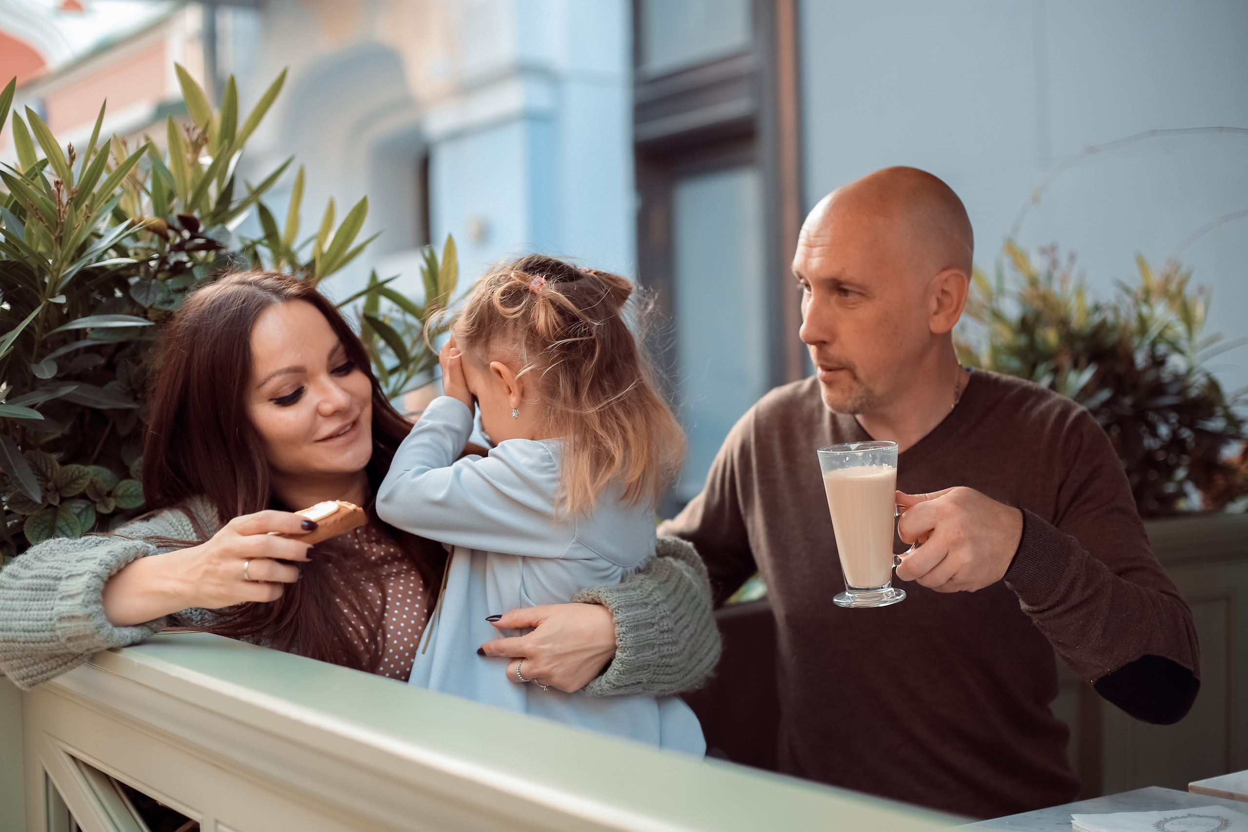 Семейная прогулка: Анжелика, Ника и Александр. Профессиональный фотограф, фотохудожник, видеограф из Москвы
