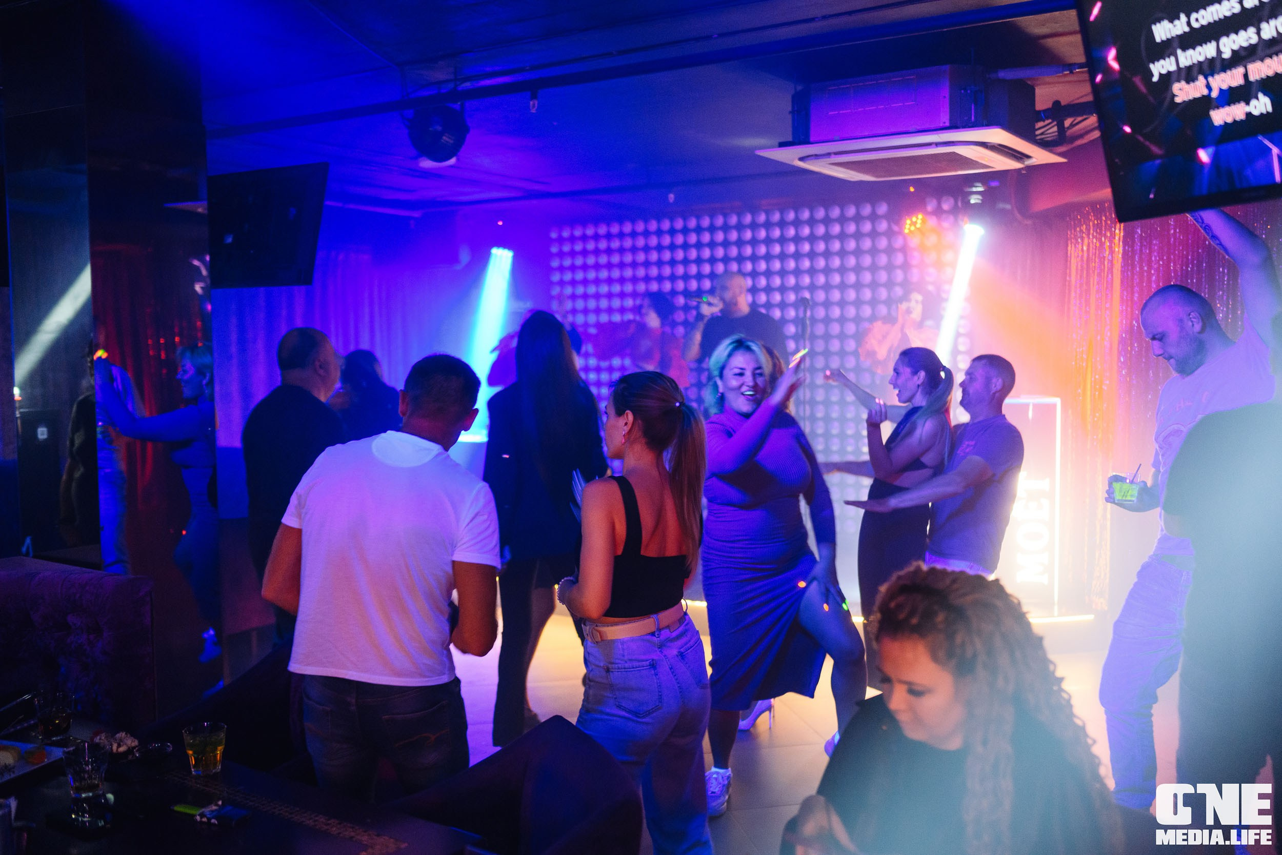 Фоторепортаж из караоке-клуба Эйфория. One Media Life: фоторепортажи, фотоотчеты с мероприятий и заведений